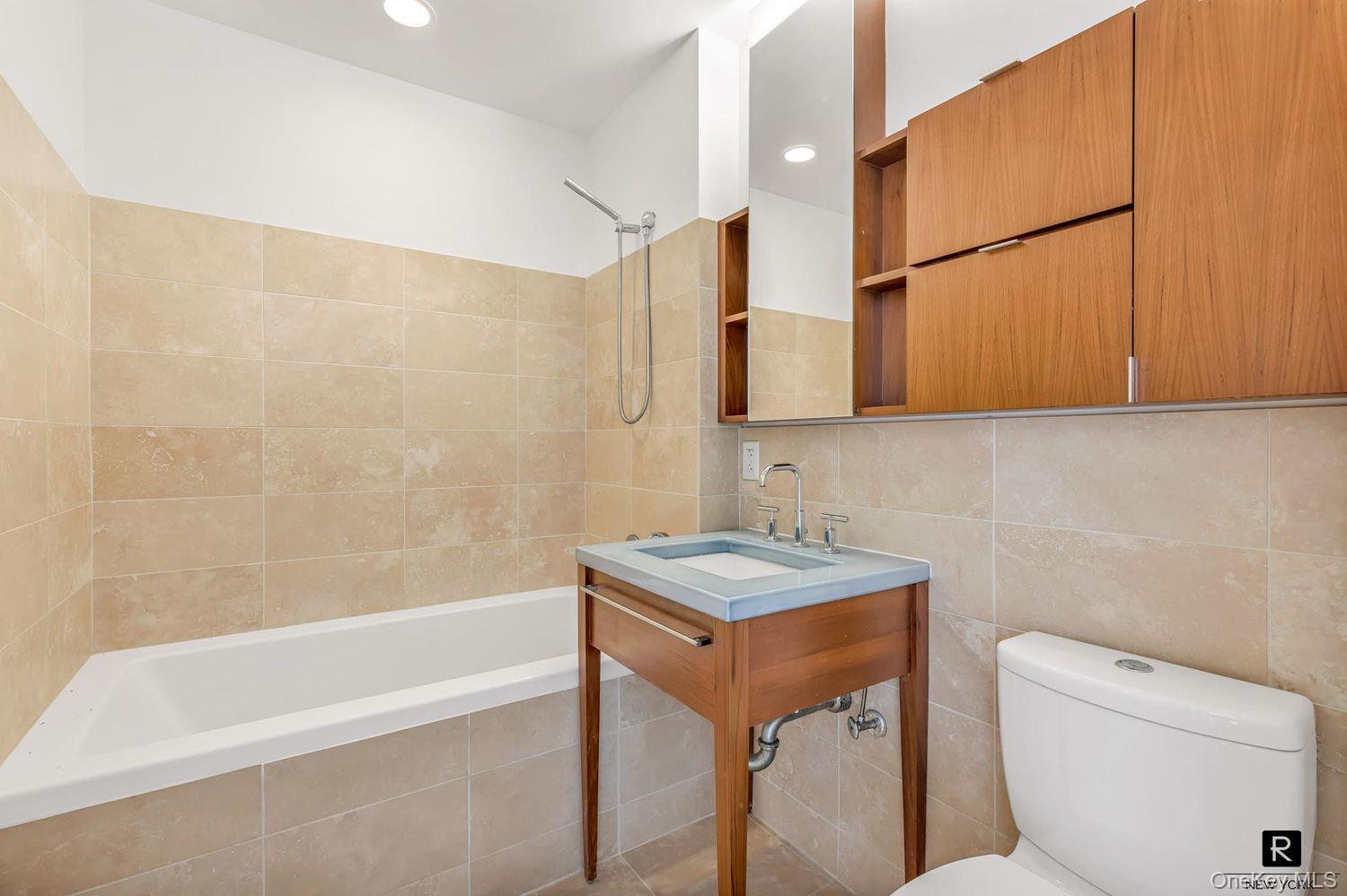 2 River Terrace # 8-H, New York (Manhattan), NY 10282