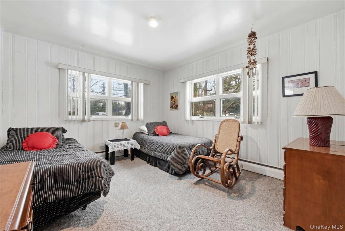 85 Hickory Drive, East Hills, NY 11576