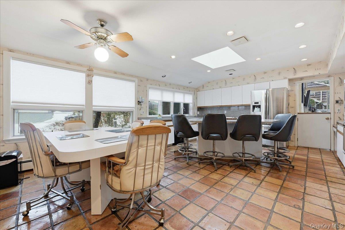 85 Hickory Drive, East Hills, NY 11576