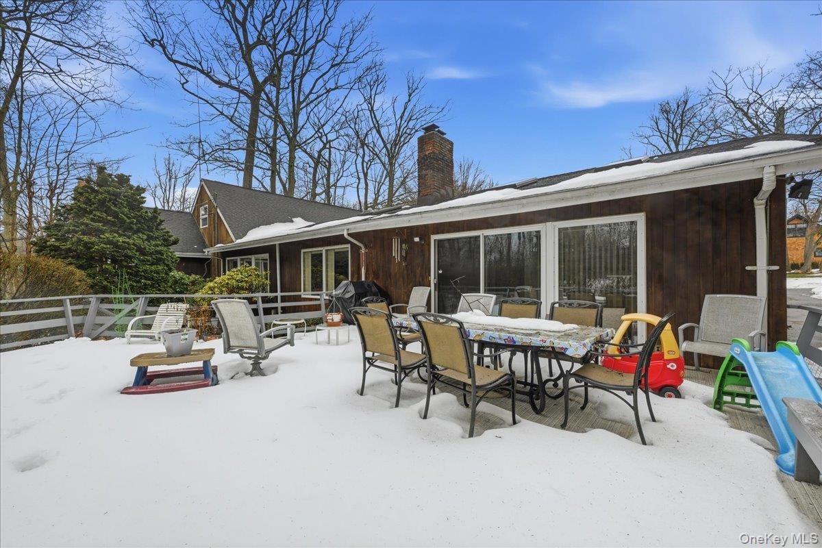 85 Hickory Drive, East Hills, NY 11576