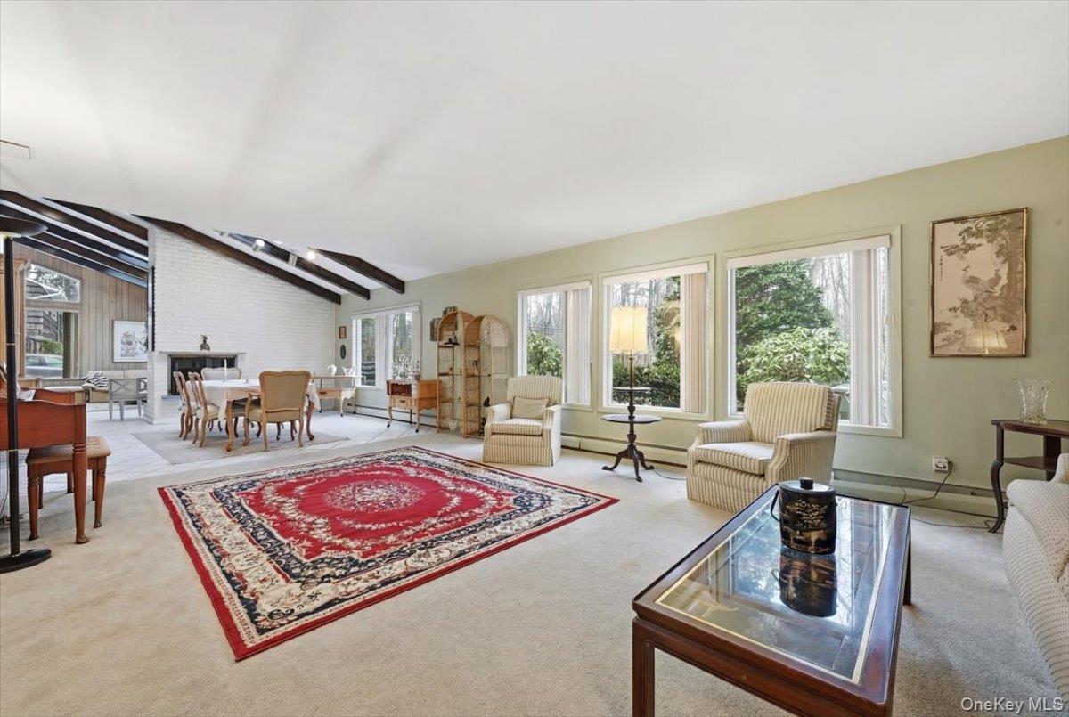 85 Hickory Drive, East Hills, NY 11576