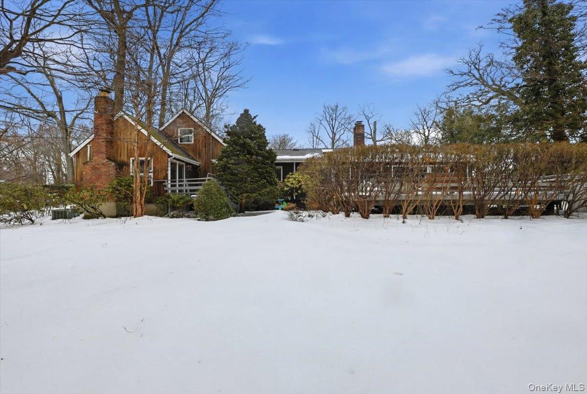 85 Hickory Drive, East Hills, NY 11576