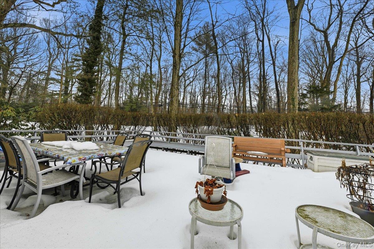 85 Hickory Drive, East Hills, NY 11576