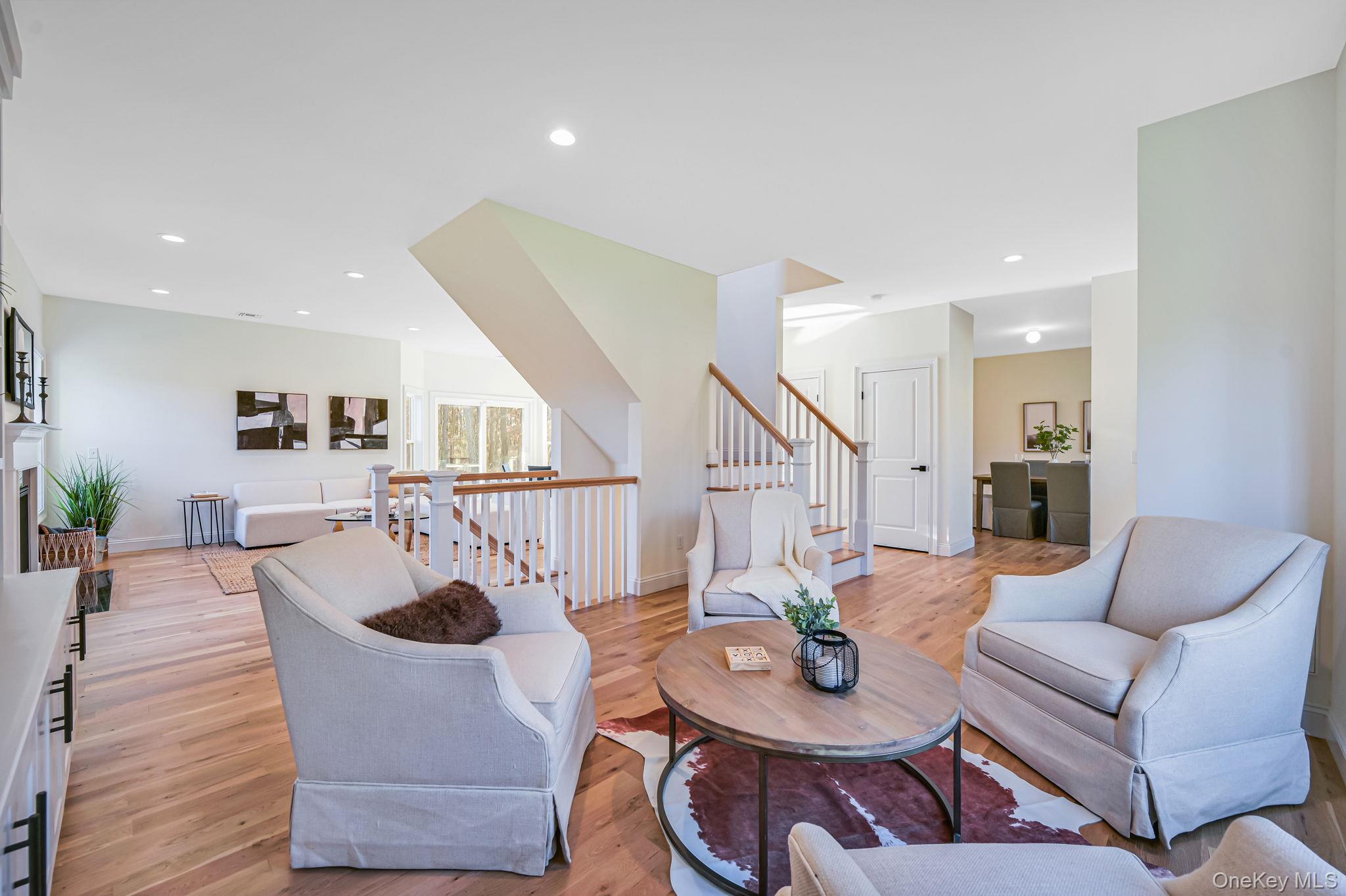 6 Baldwin Court, Medford, NY 11763