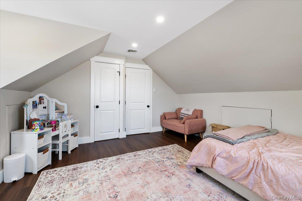 152 Manor Street, Plainview, NY 11803