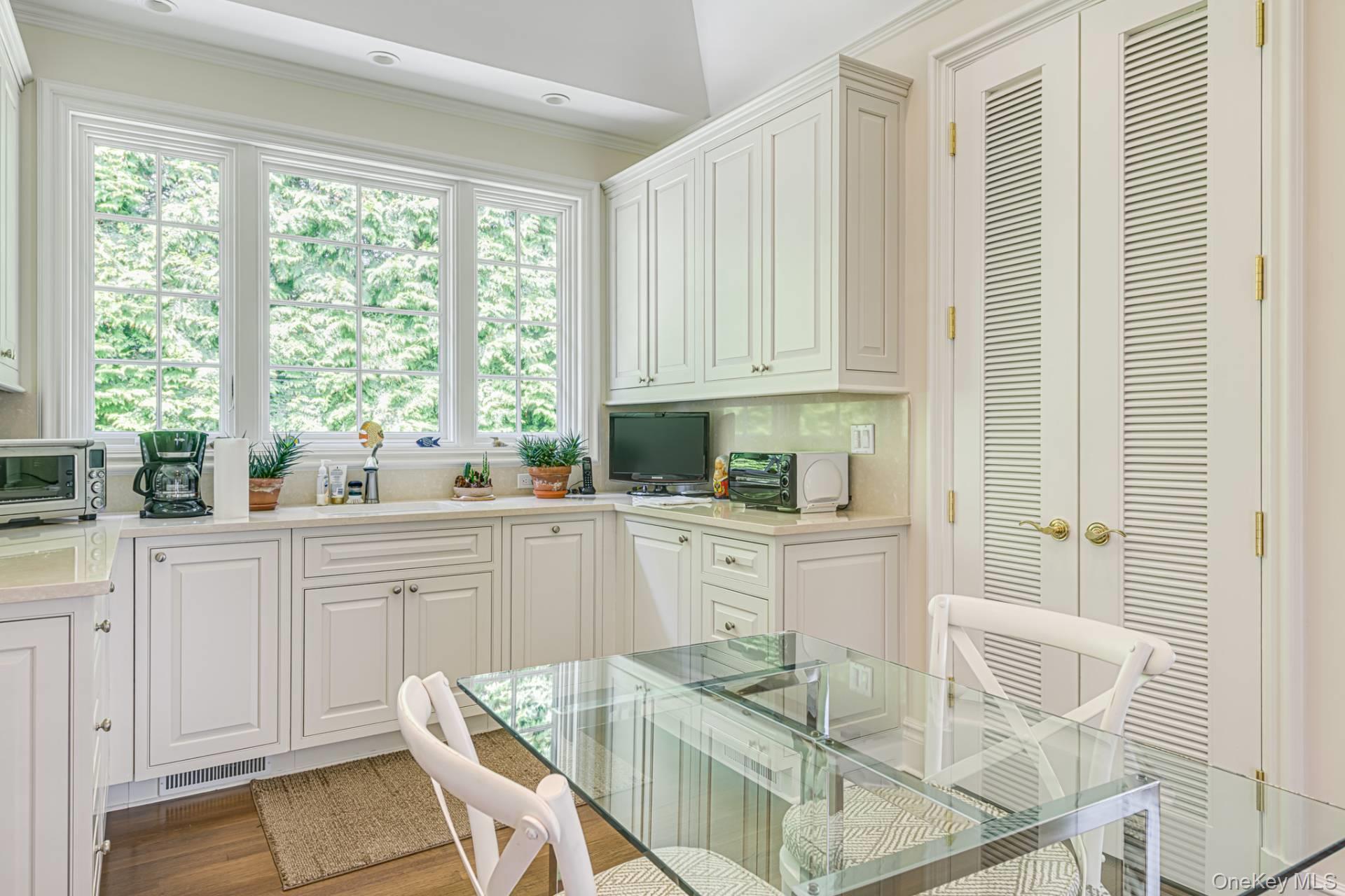 81 Meadowmere Place, Southampton, NY 11968