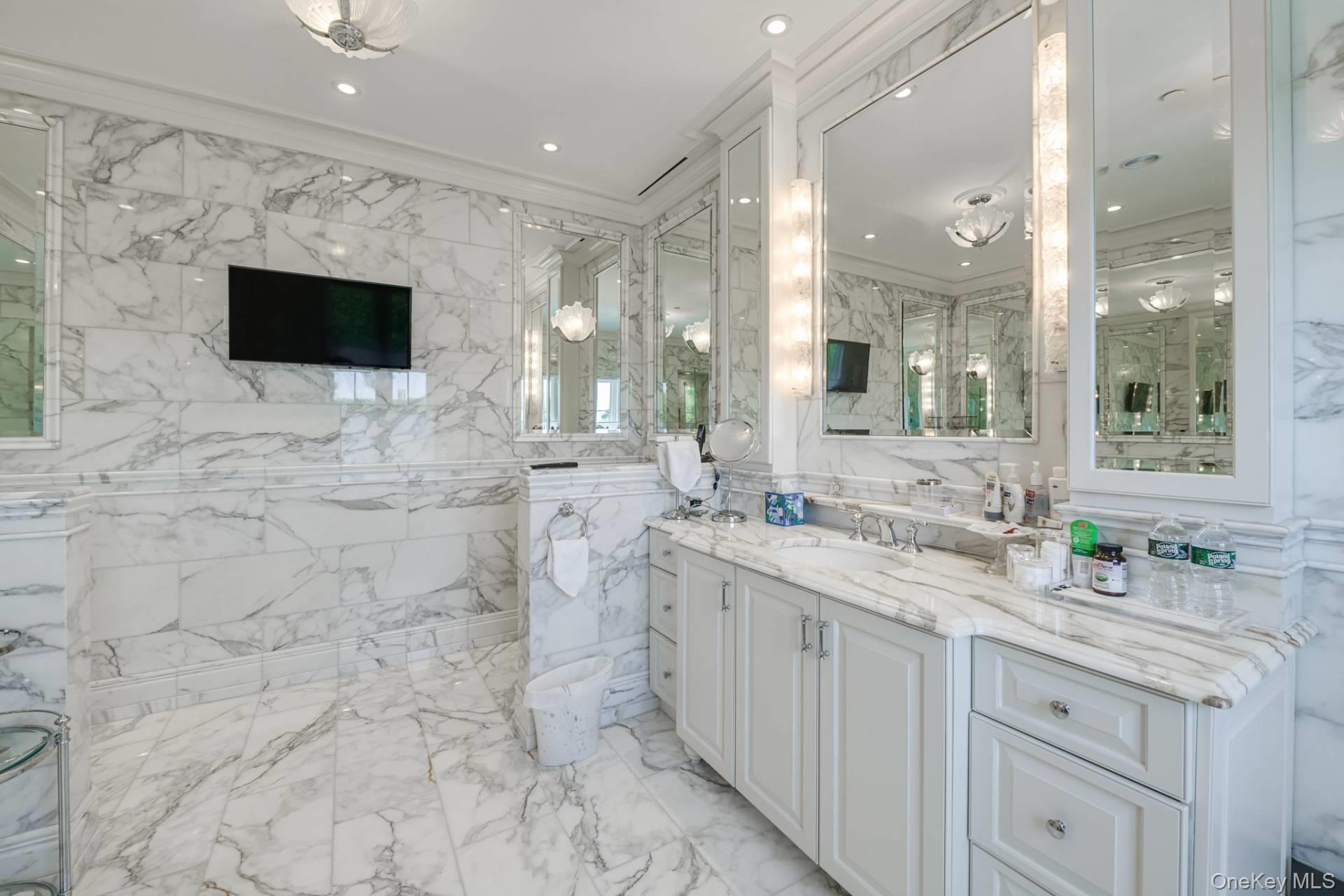 81 Meadowmere Place, Southampton, NY 11968