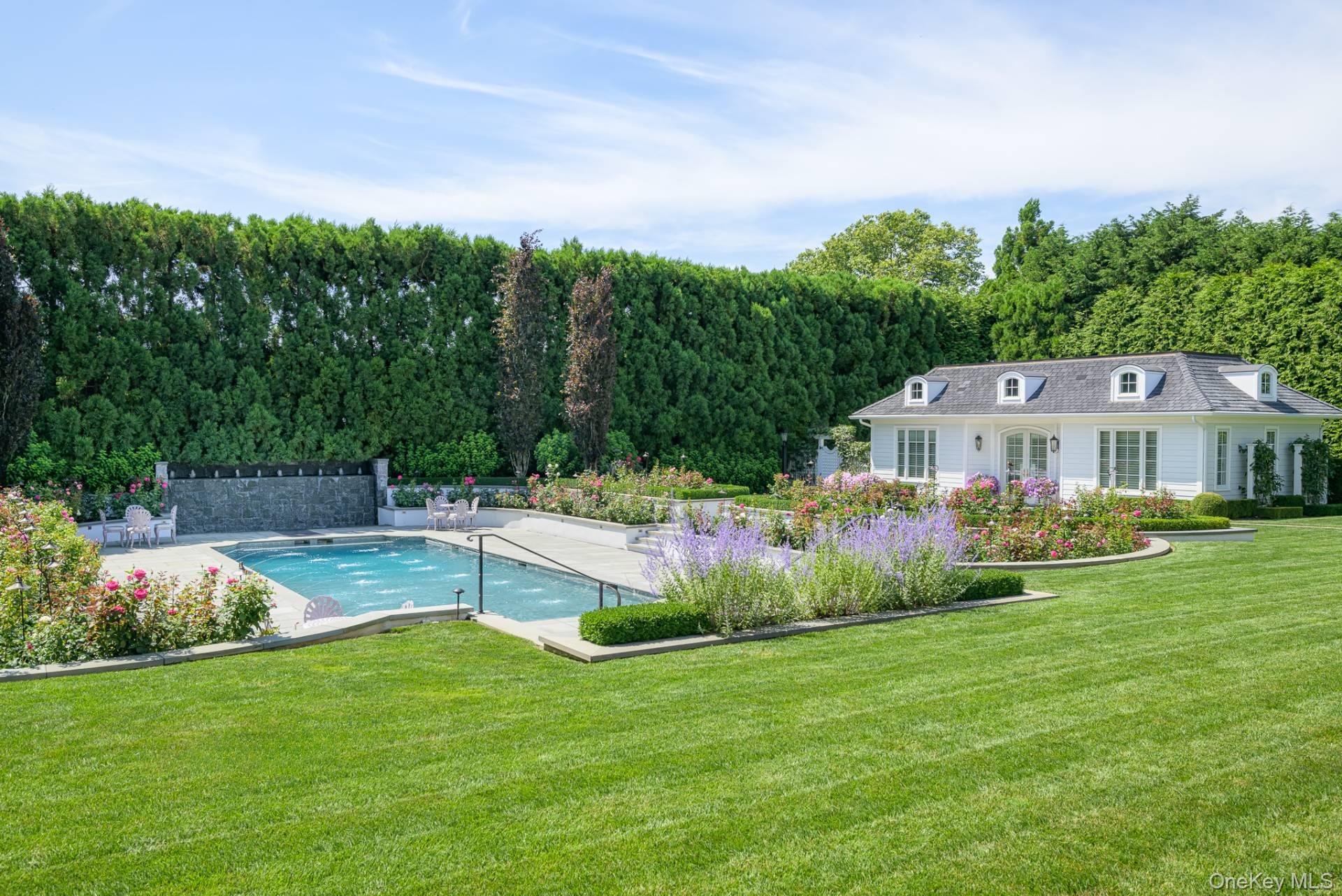 81 Meadowmere Place, Southampton, NY 11968