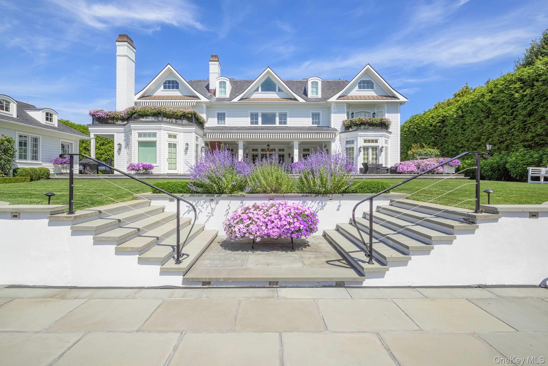 81 Meadowmere Place, Southampton, NY 11968