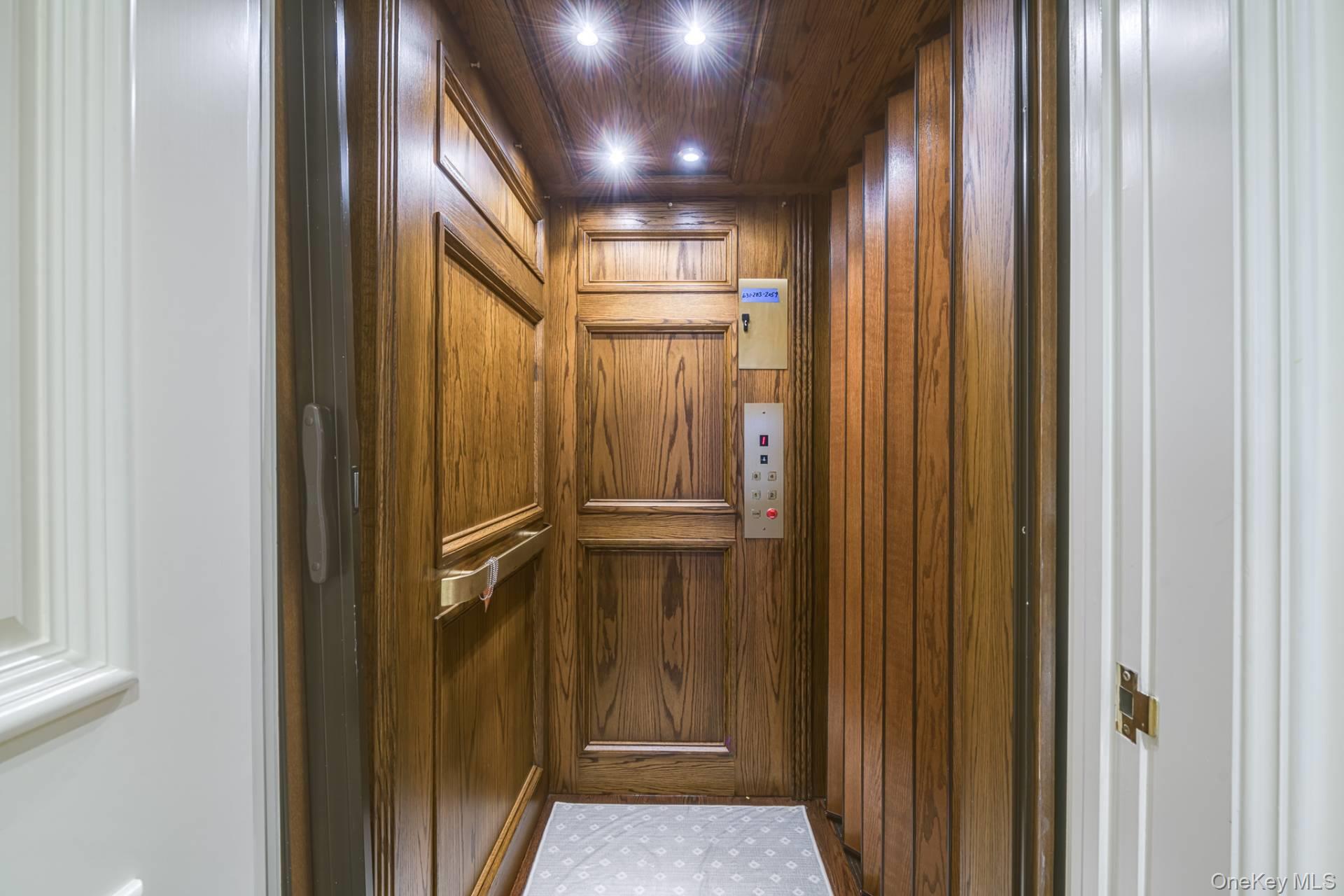 81 Meadowmere Place, Southampton, NY 11968