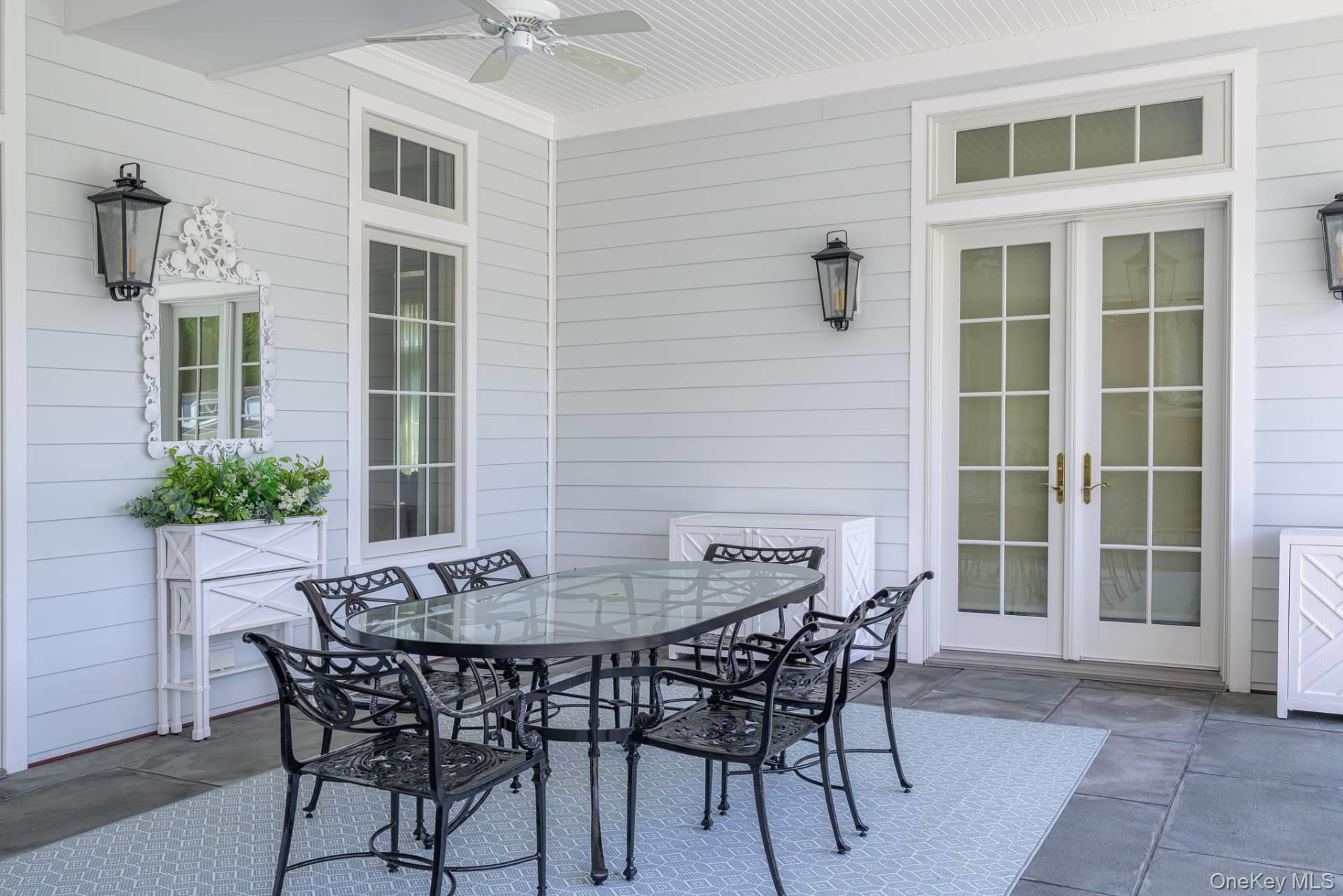 81 Meadowmere Place, Southampton, NY 11968