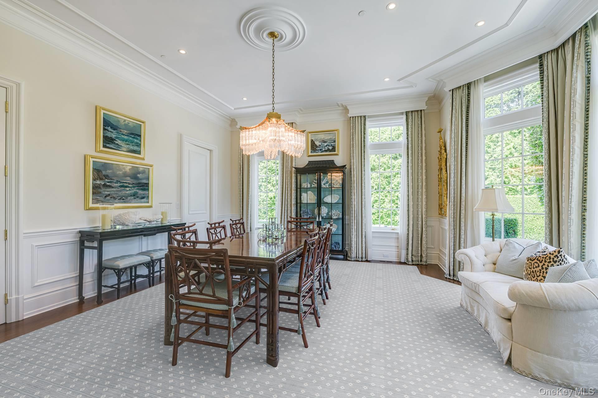 81 Meadowmere Place, Southampton, NY 11968