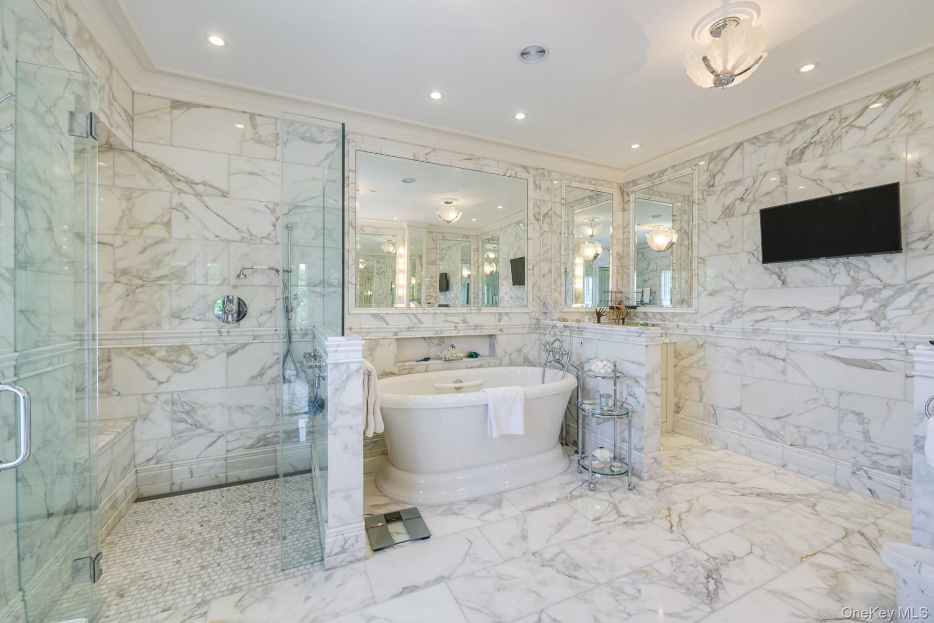 81 Meadowmere Place, Southampton, NY 11968