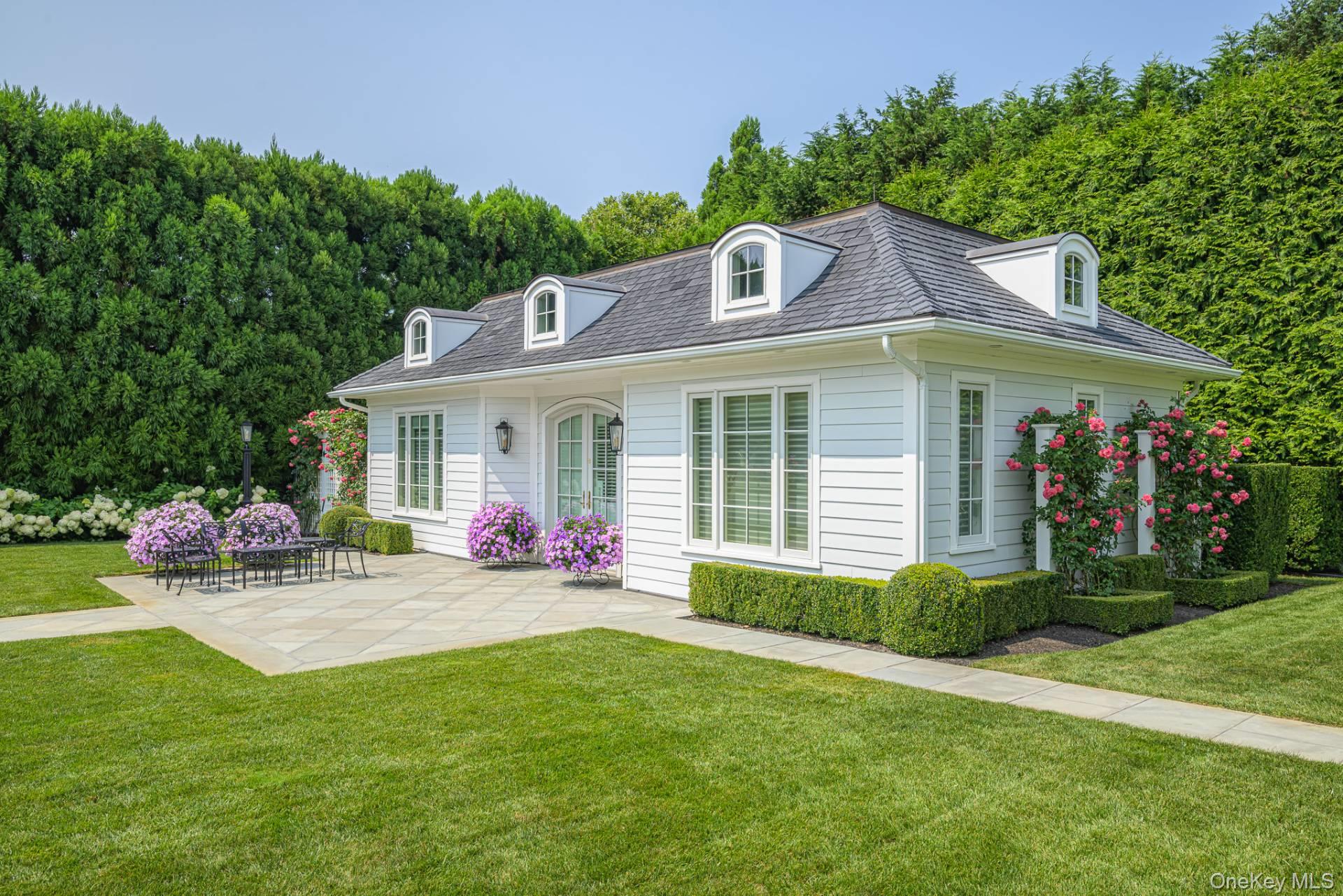 81 Meadowmere Place, Southampton, NY 11968