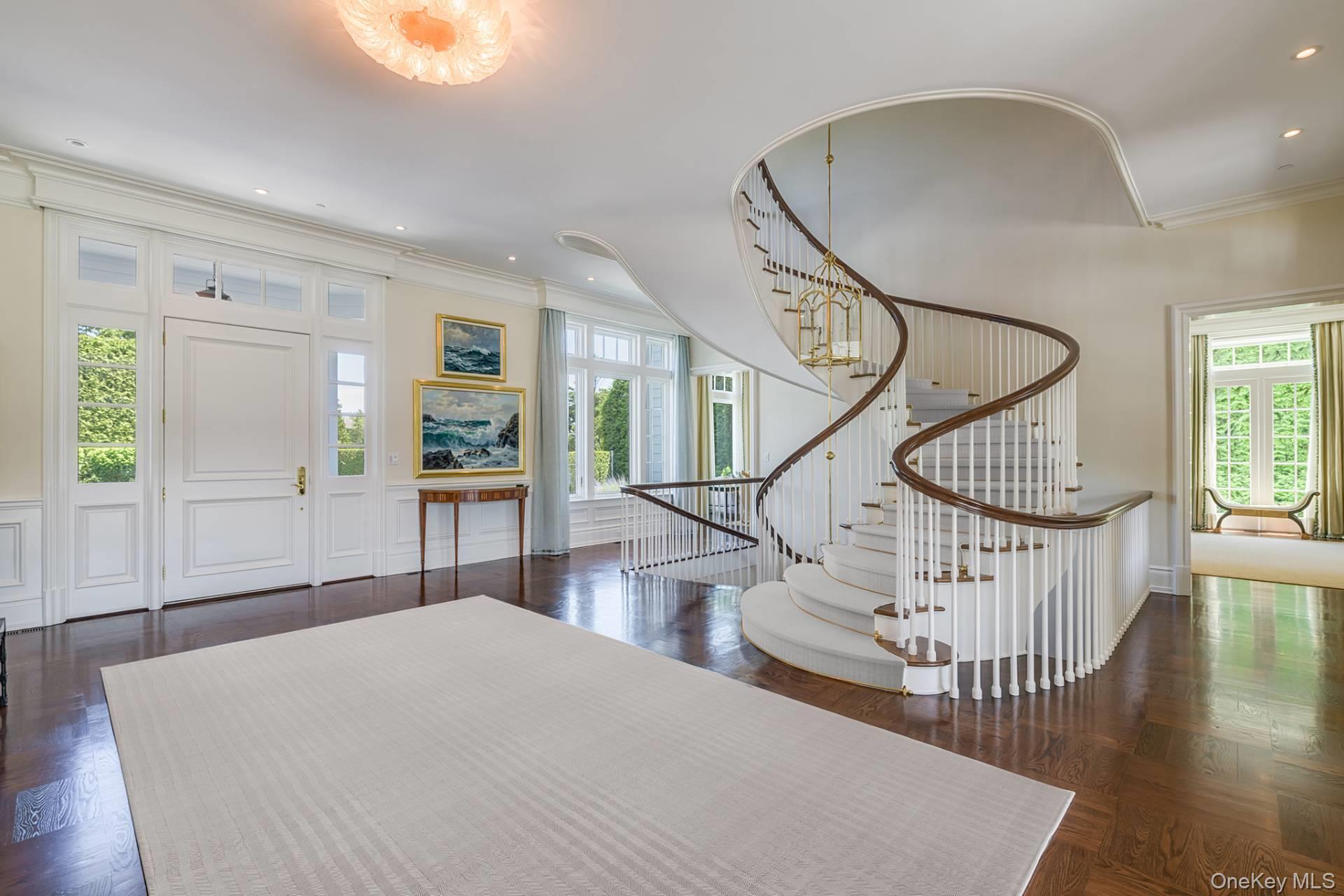 81 Meadowmere Place, Southampton, NY 11968