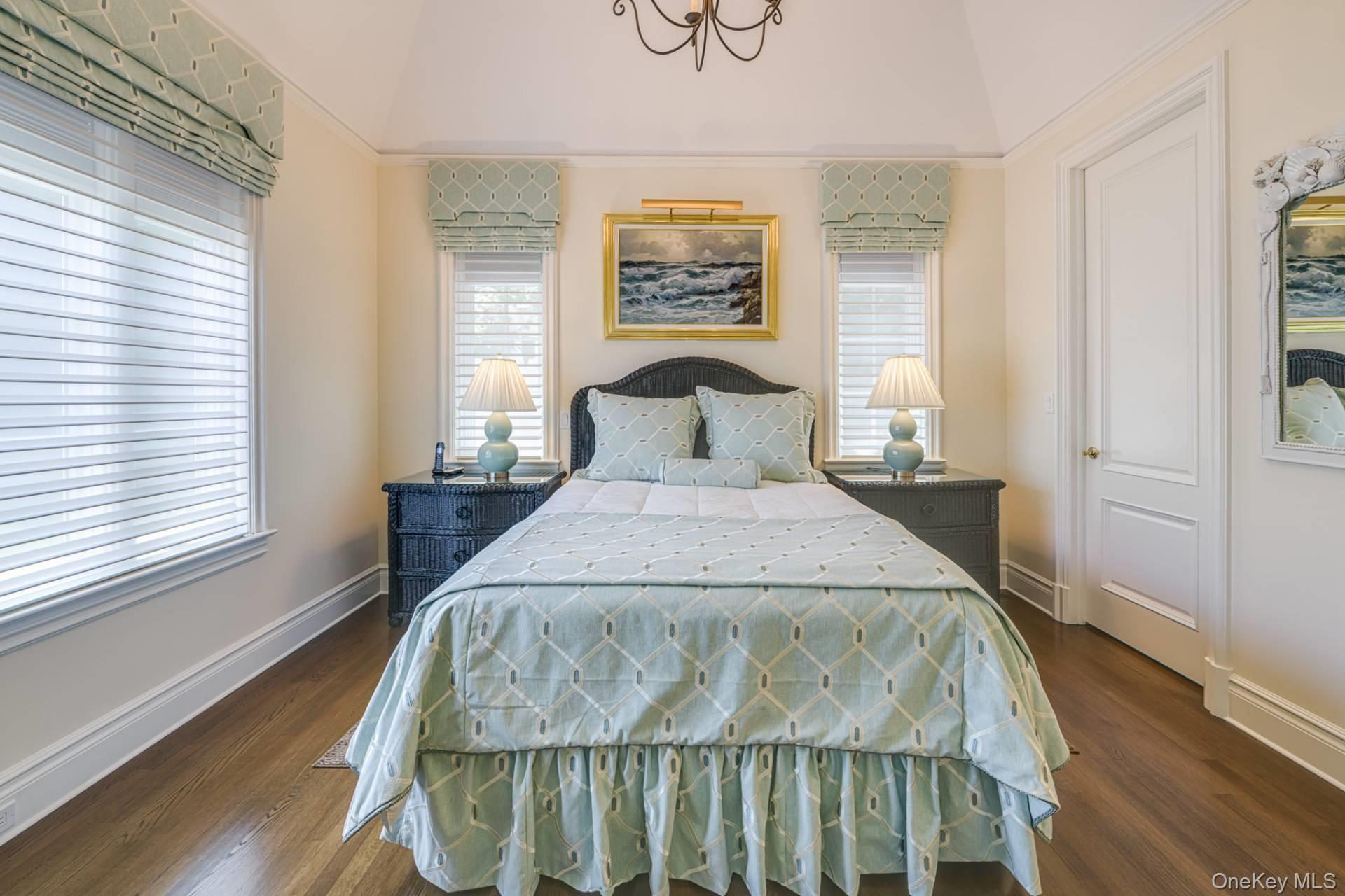 81 Meadowmere Place, Southampton, NY 11968