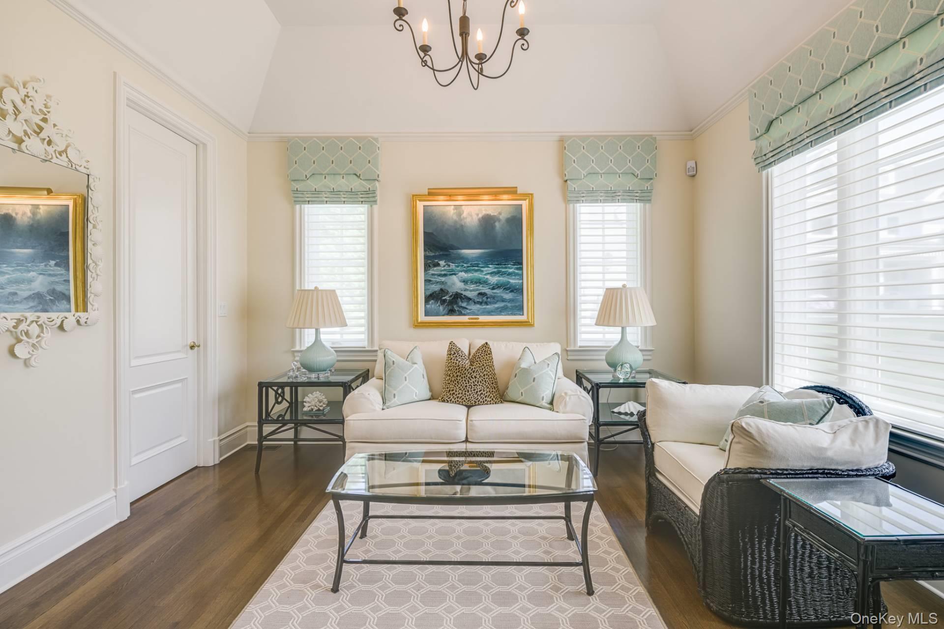 81 Meadowmere Place, Southampton, NY 11968