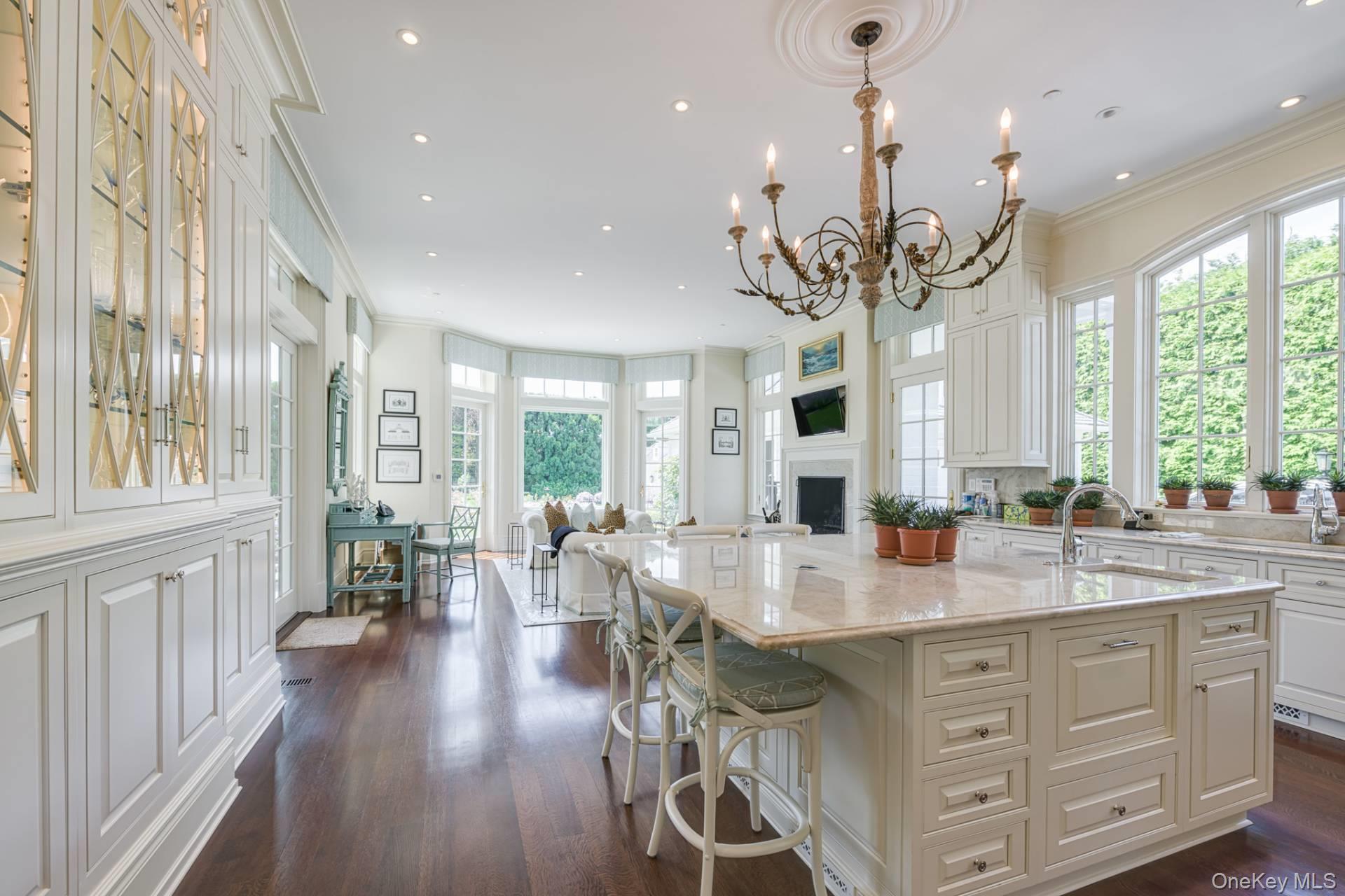 81 Meadowmere Place, Southampton, NY 11968