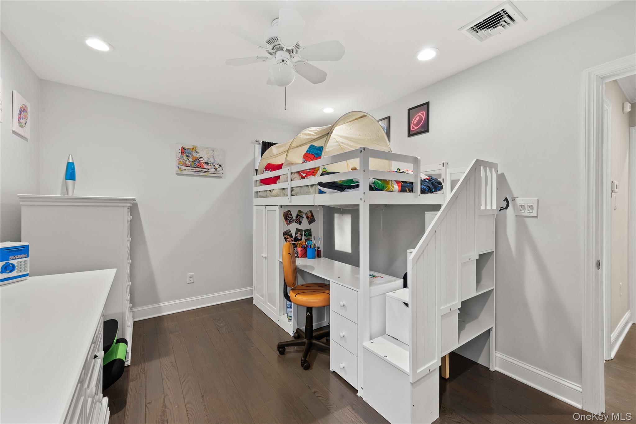 21 Rawlings Drive, Melville, NY 11747