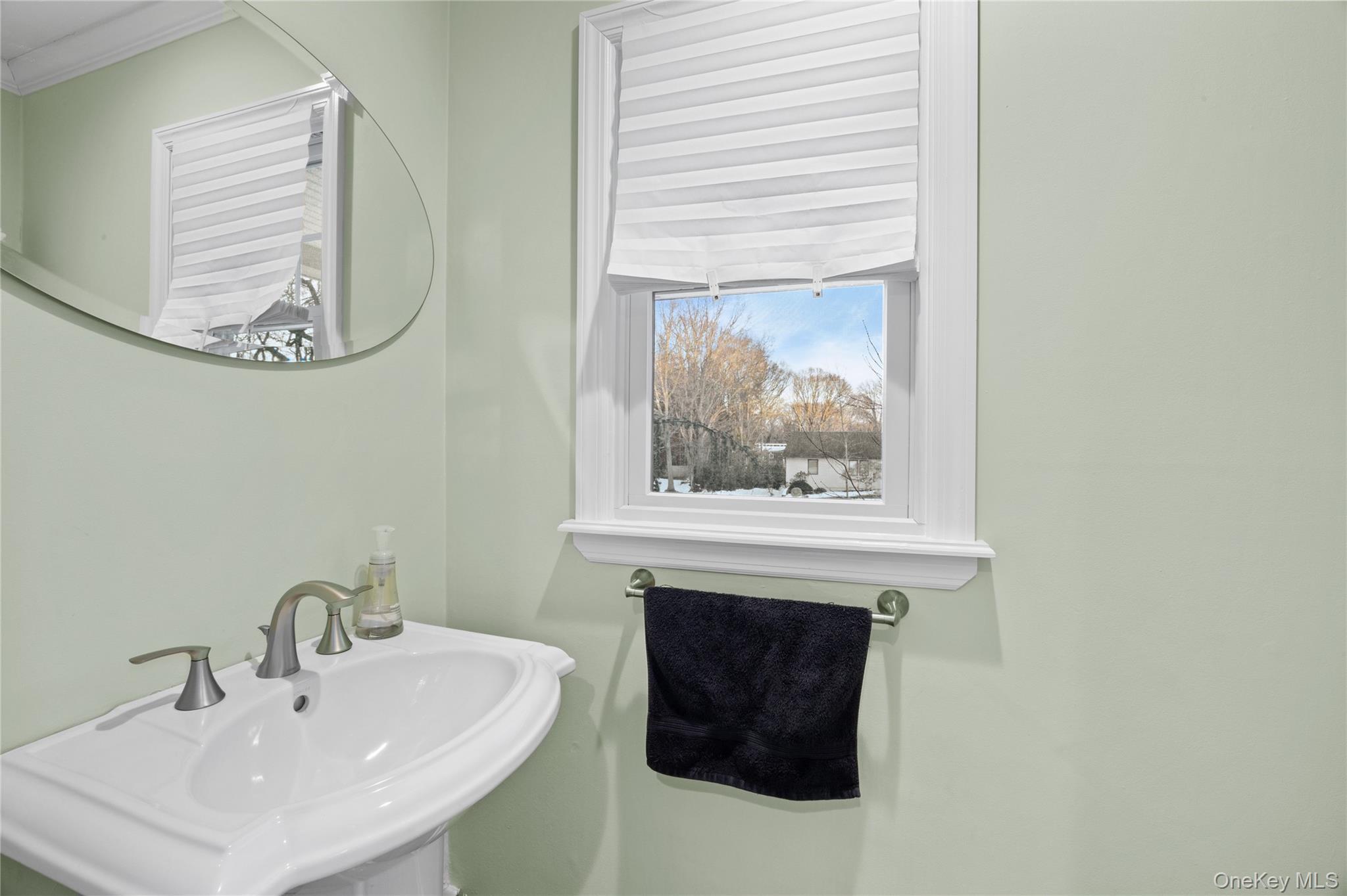 21 Rawlings Drive, Melville, NY 11747