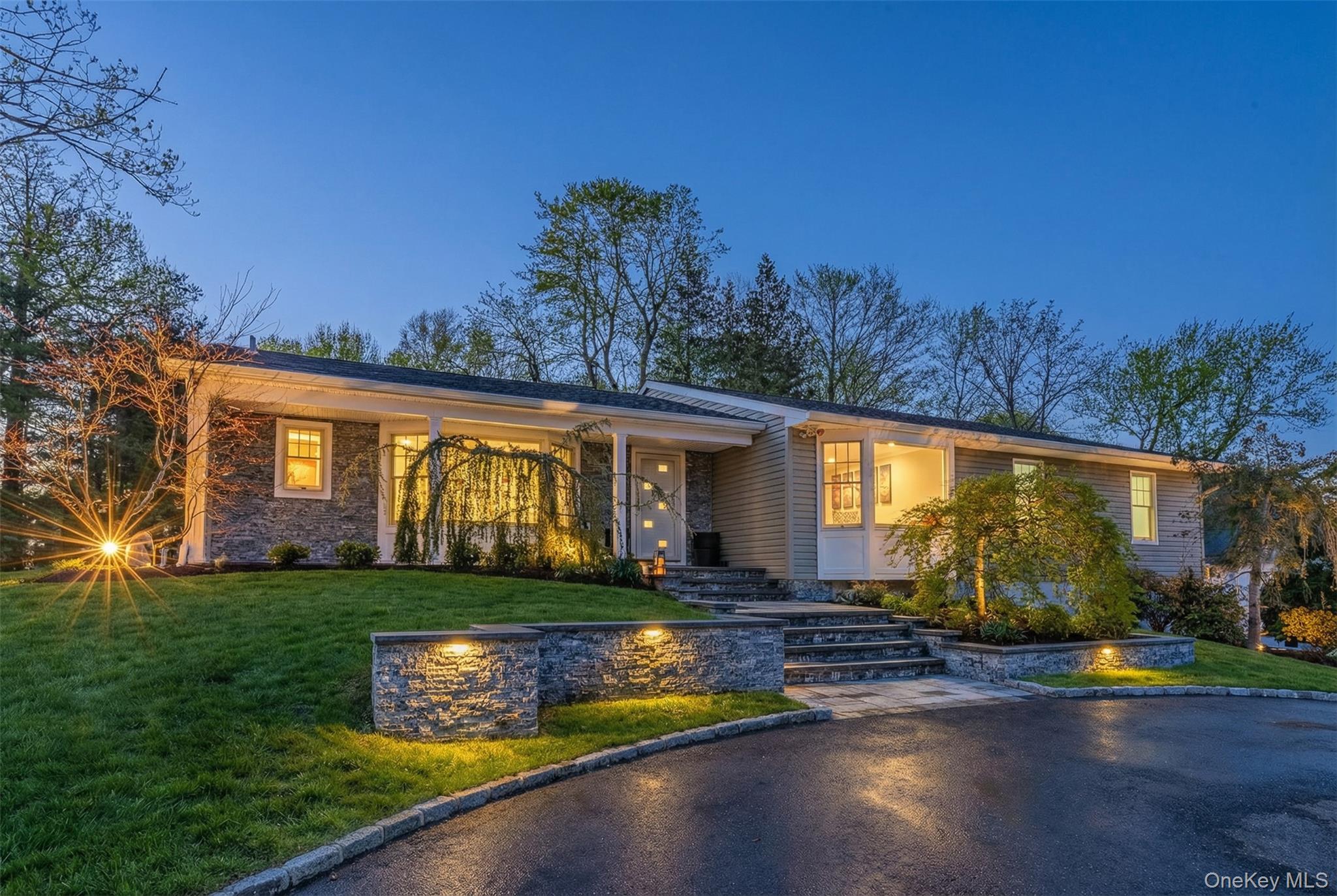 21 Rawlings Drive, Melville, NY 11747