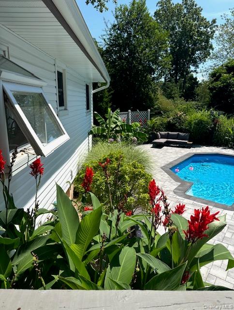 19 Hallock Court, Miller Place, NY 11764