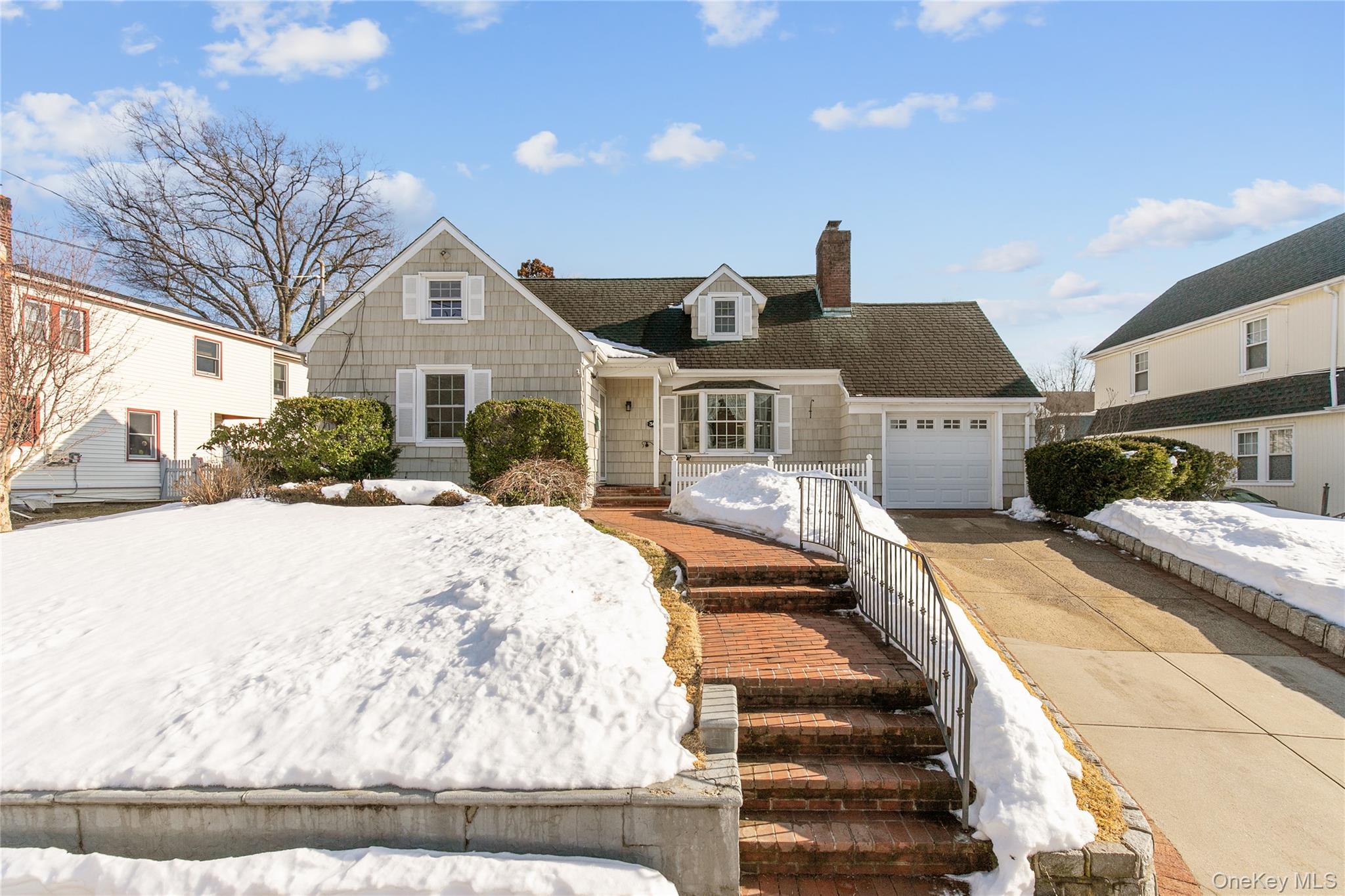 30 Highland Place, Great Neck, NY 11020