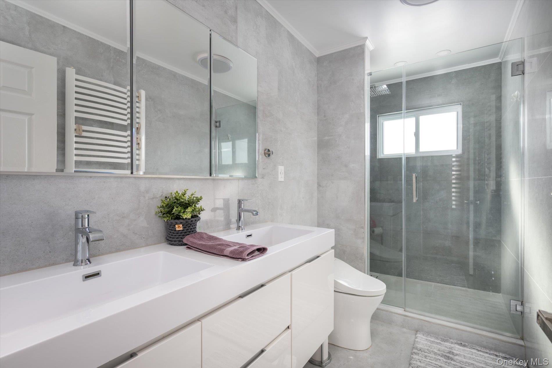 231 3rd Street, Lindenhurst, NY 11757