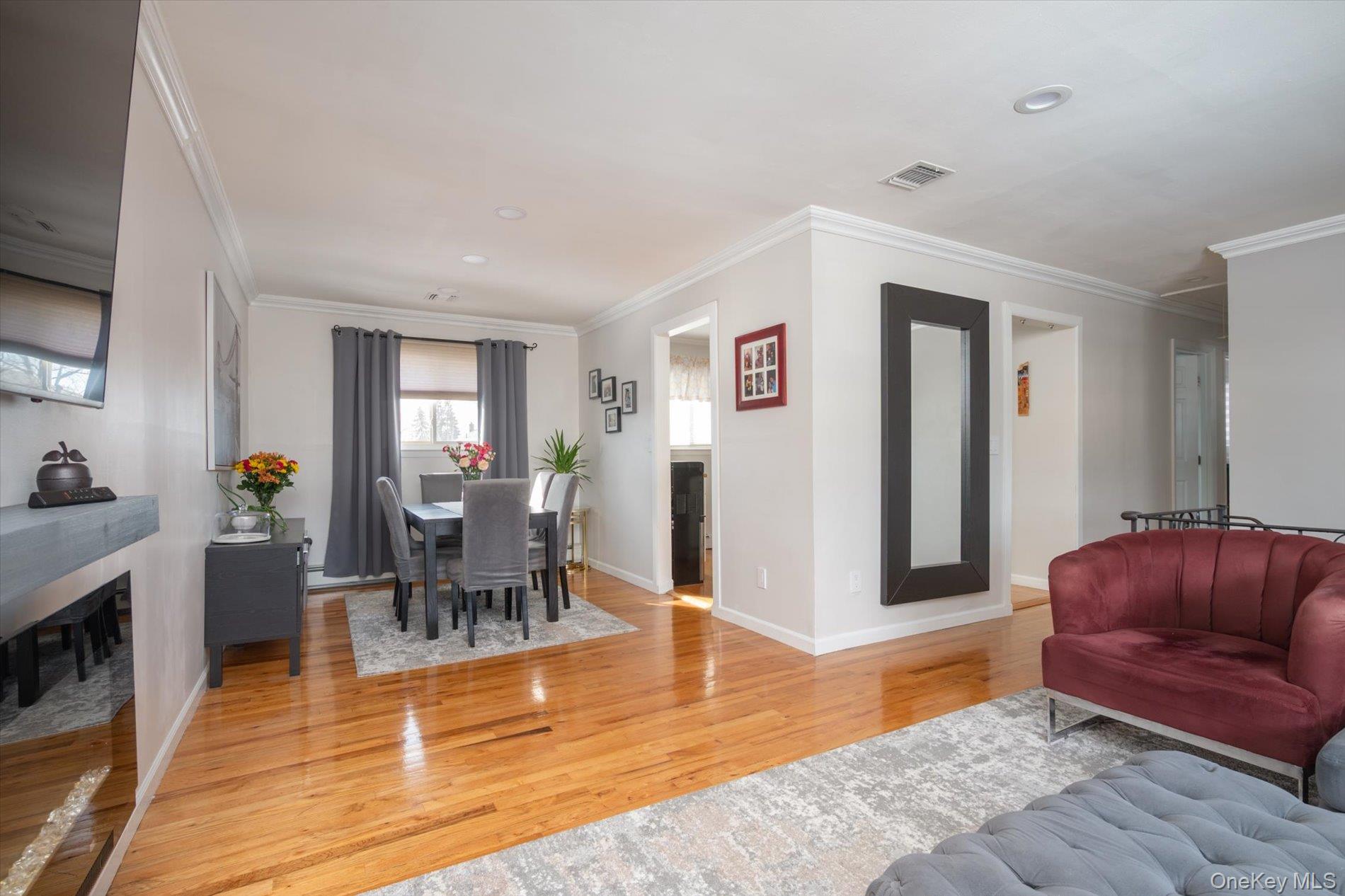 231 3rd Street, Lindenhurst, NY 11757