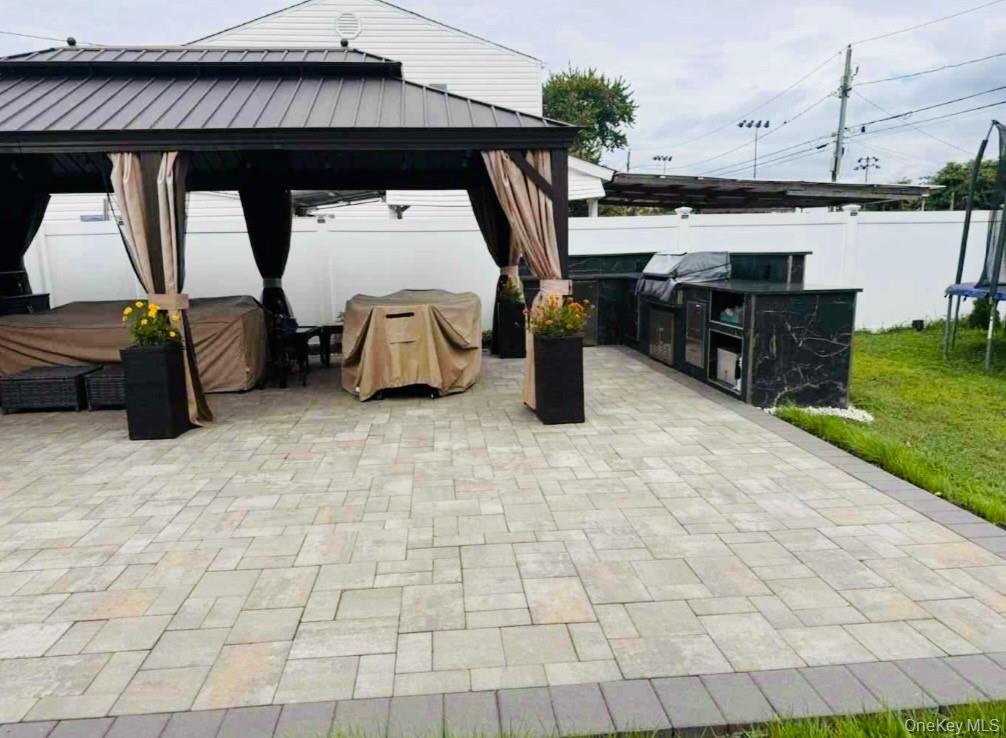 231 3rd Street, Lindenhurst, NY 11757