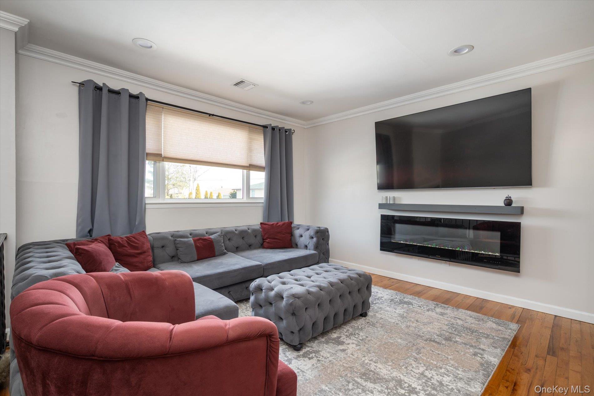 231 3rd Street, Lindenhurst, NY 11757