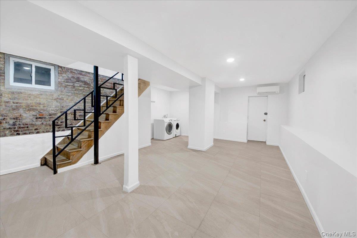 37 S 8th Avenue, Mount Vernon, NY 10550