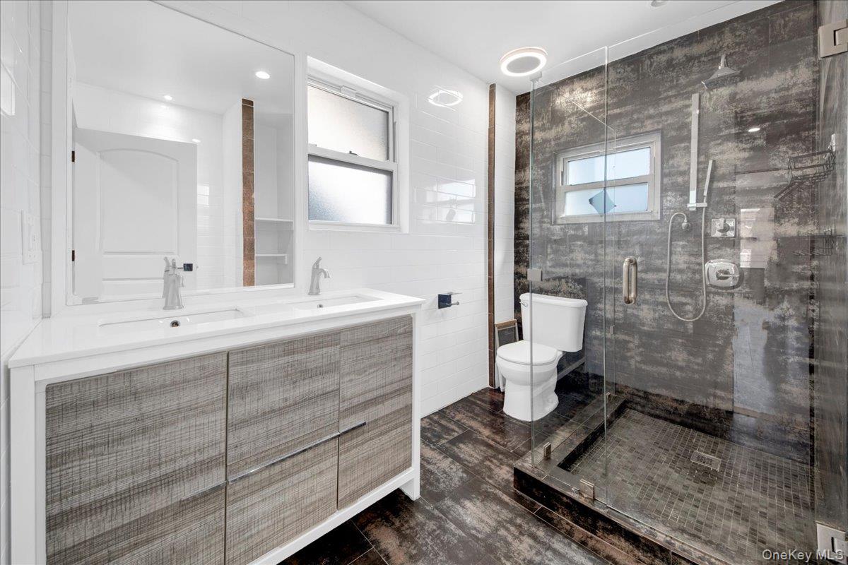 37 S 8th Avenue, Mount Vernon, NY 10550