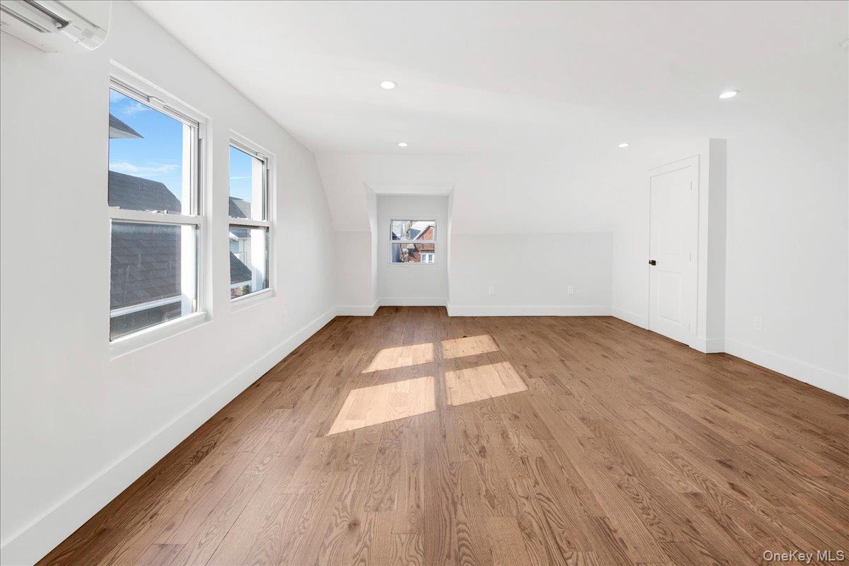 37 S 8th Avenue, Mount Vernon, NY 10550