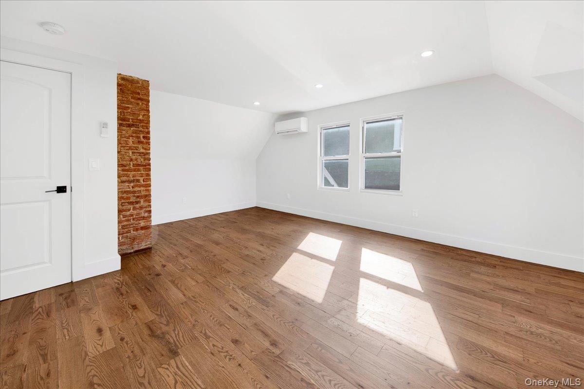 37 S 8th Avenue, Mount Vernon, NY 10550