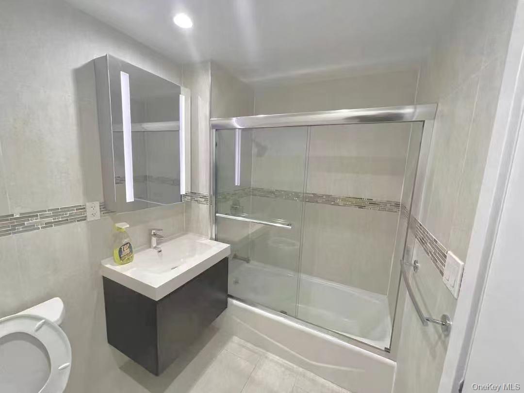 158-15 Union Turnpike # 309N, Fresh Meadows, NY 11366