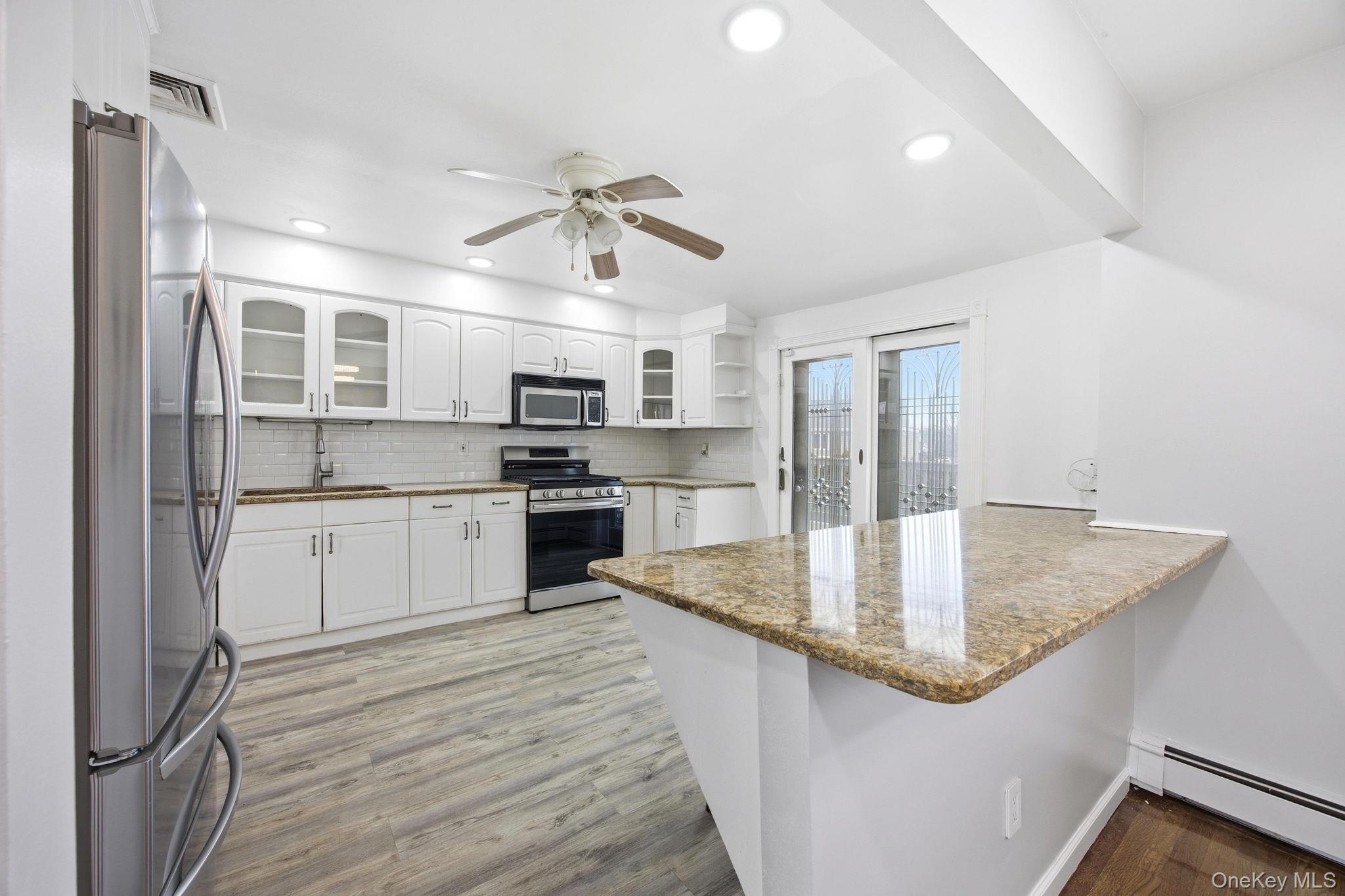 14 Hilton Court, Hicksville, NY 11801