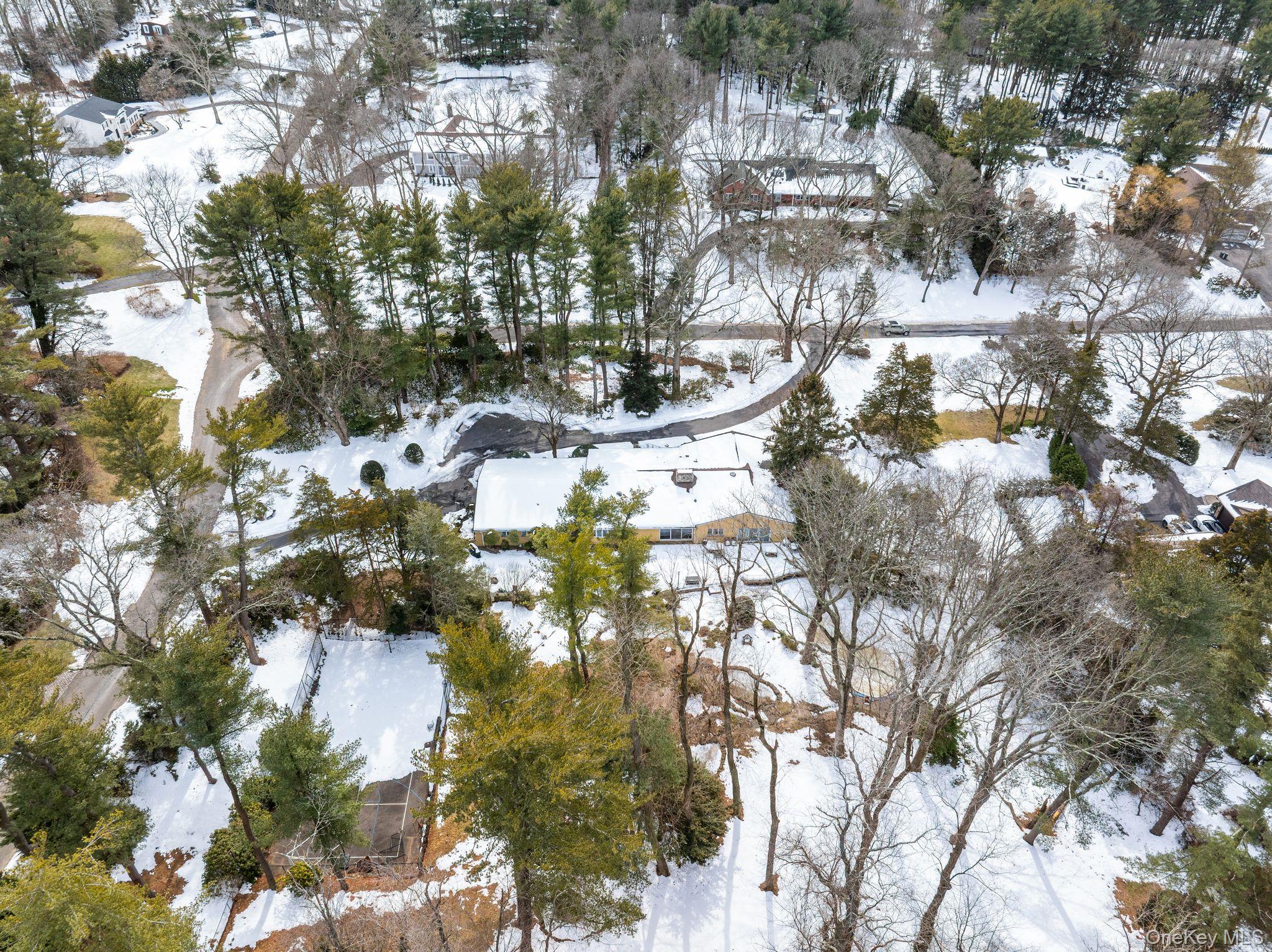 10 Dorchester Drive, Muttontown, NY 11545