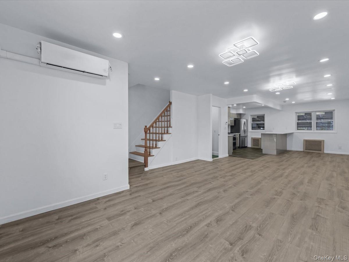 6616 52nd Drive, Maspeth, NY 11378