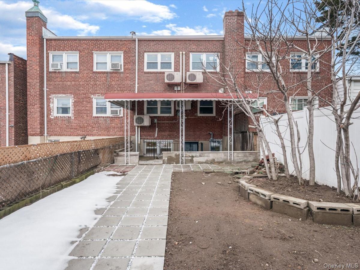 6616 52nd Drive, Maspeth, NY 11378