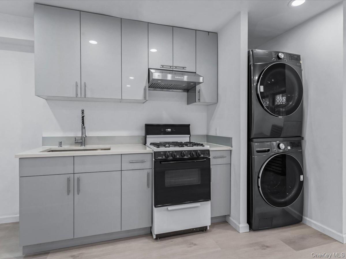 6616 52nd Drive, Maspeth, NY 11378