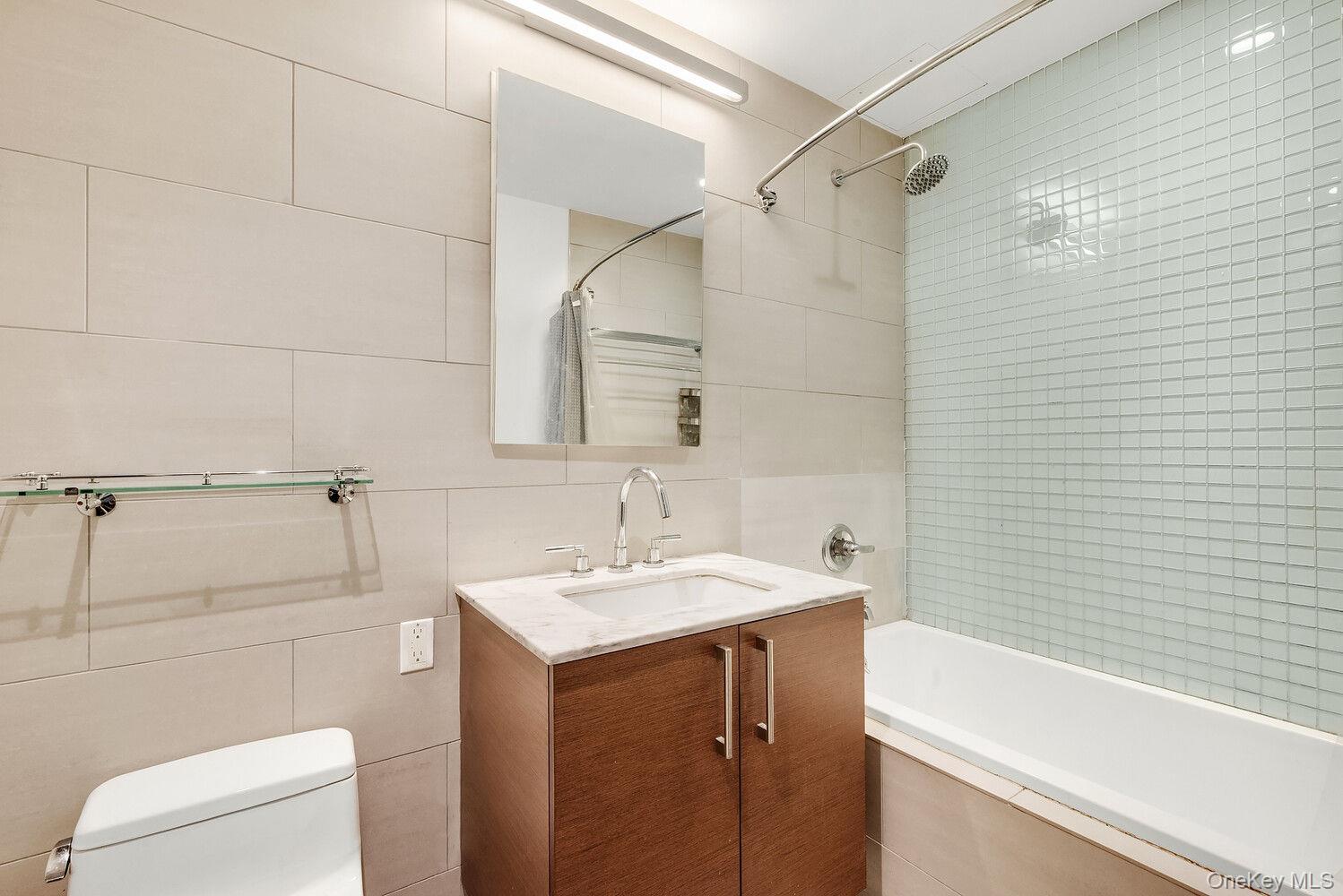 21-45 44TH Drive # 1I, Queens, NY 11101