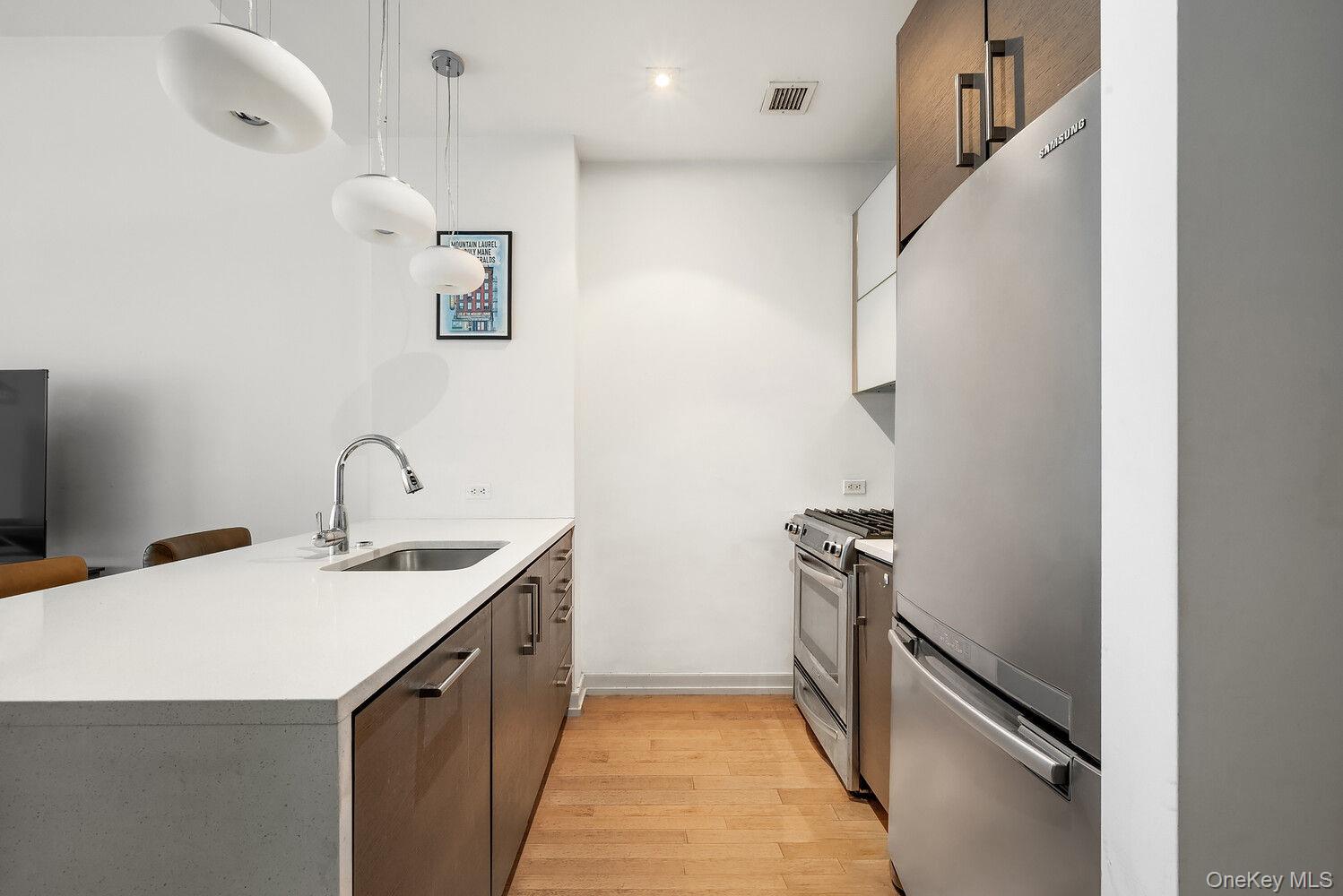 21-45 44TH Drive # 1I, Queens, NY 11101