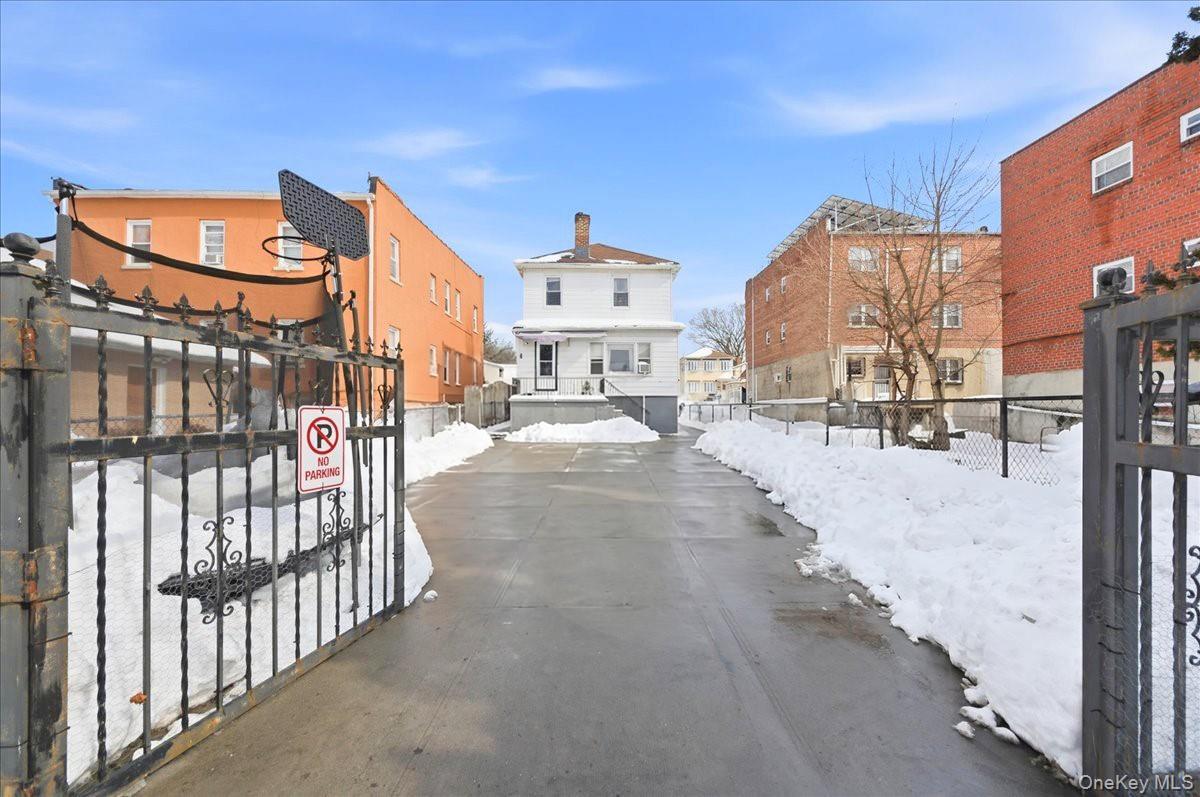 4423 Mundy Lane, Bronx, NY 10466