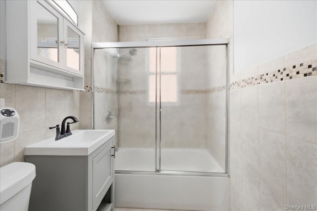 4423 Mundy Lane, Bronx, NY 10466