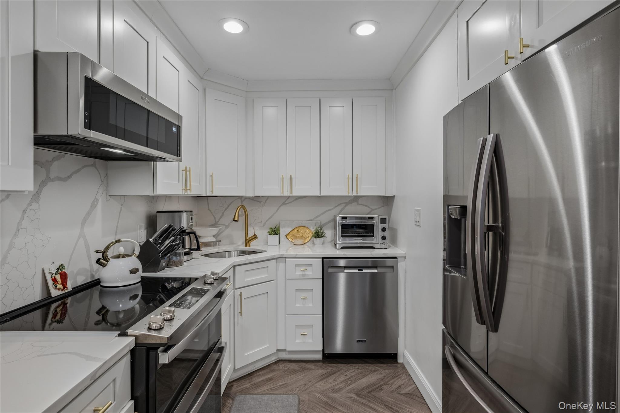 10-10 166th Street # 4A, Beechhurst, NY 11357