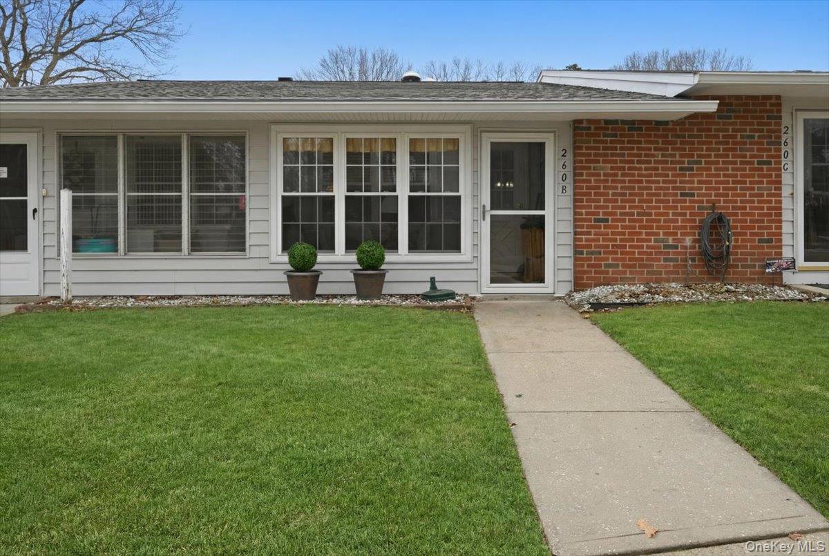 260 Newcastle Court # B, Ridge, NY 11961