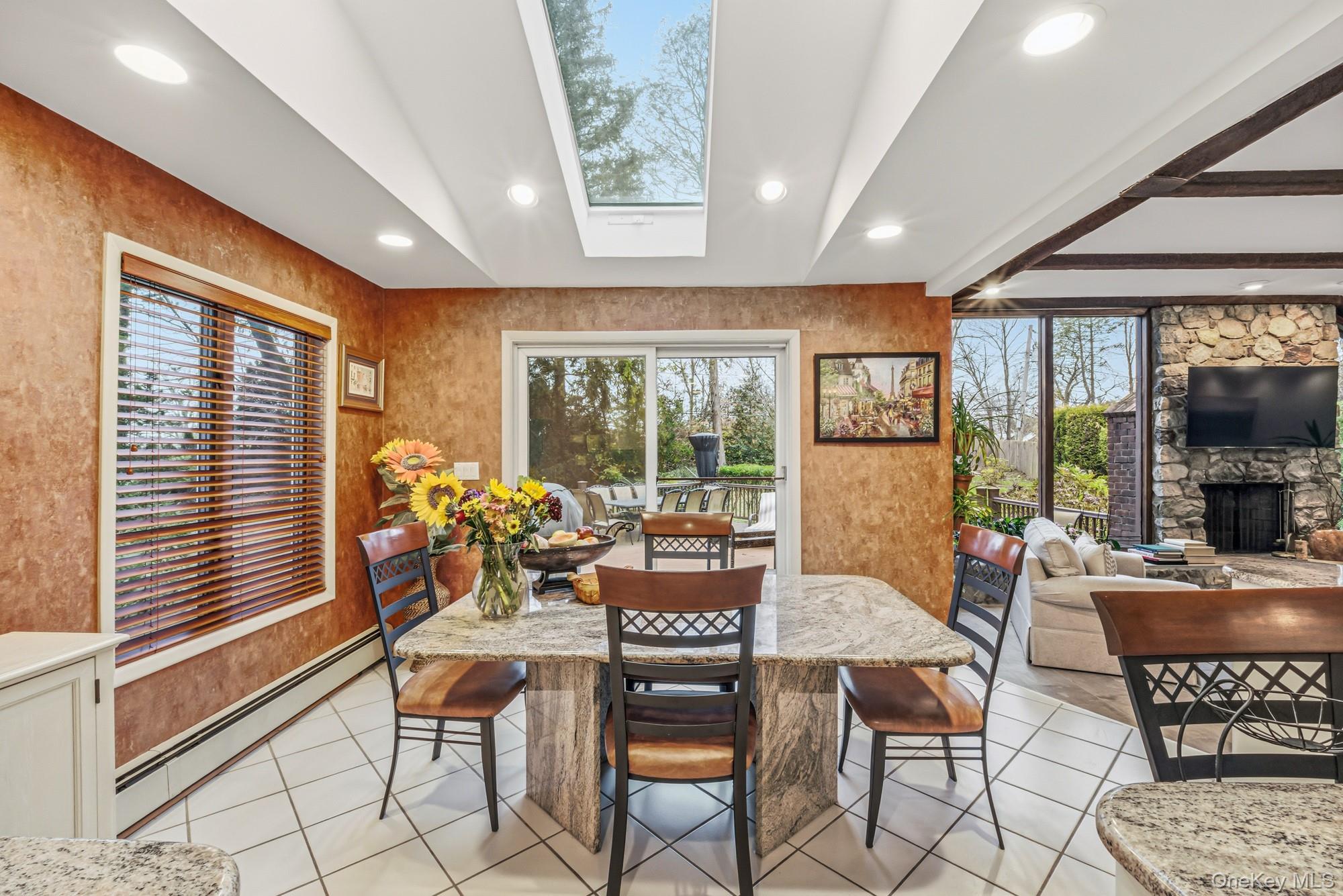 123 Robby Lane, Manhasset Hills, NY 11040