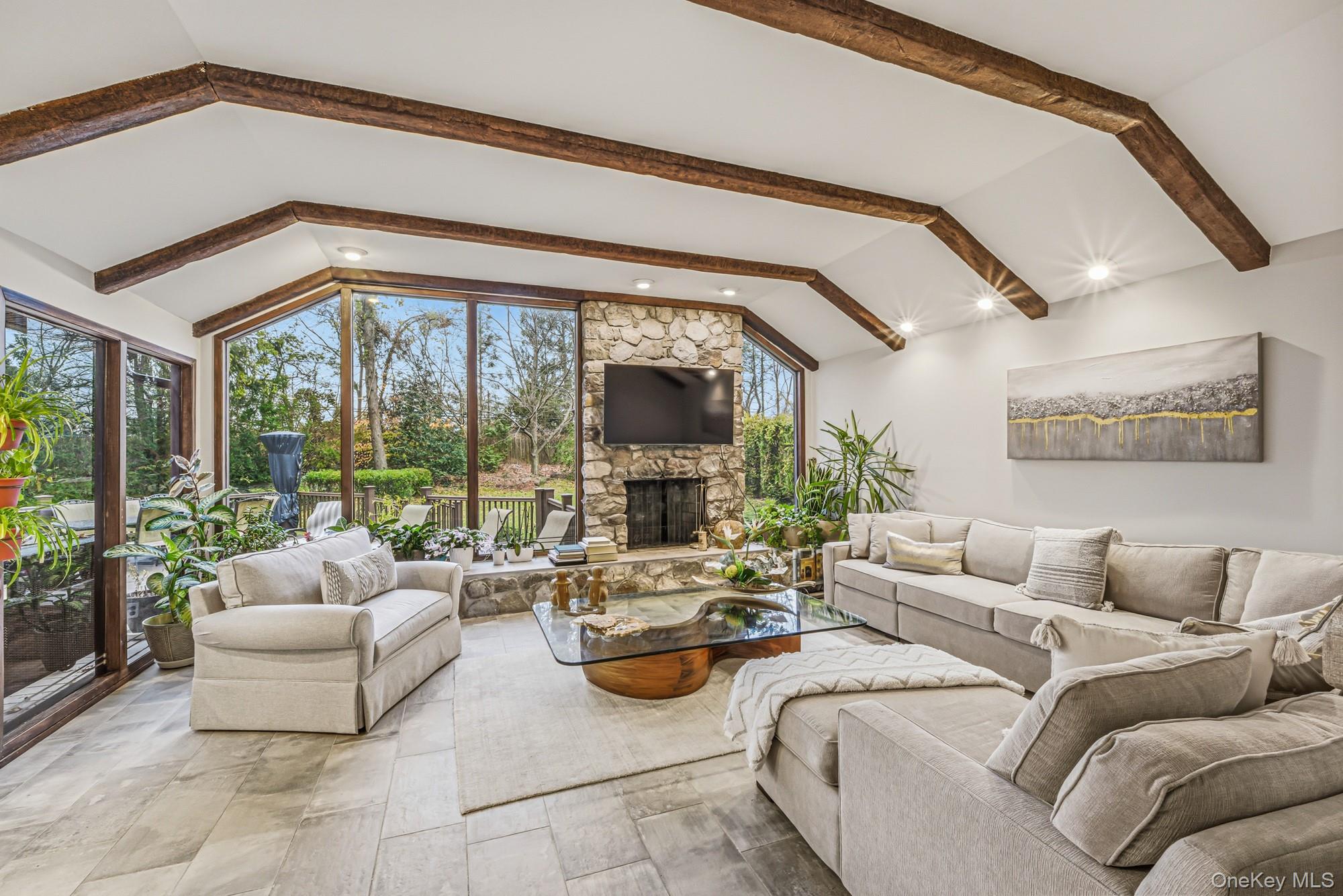 123 Robby Lane, Manhasset Hills, NY 11040