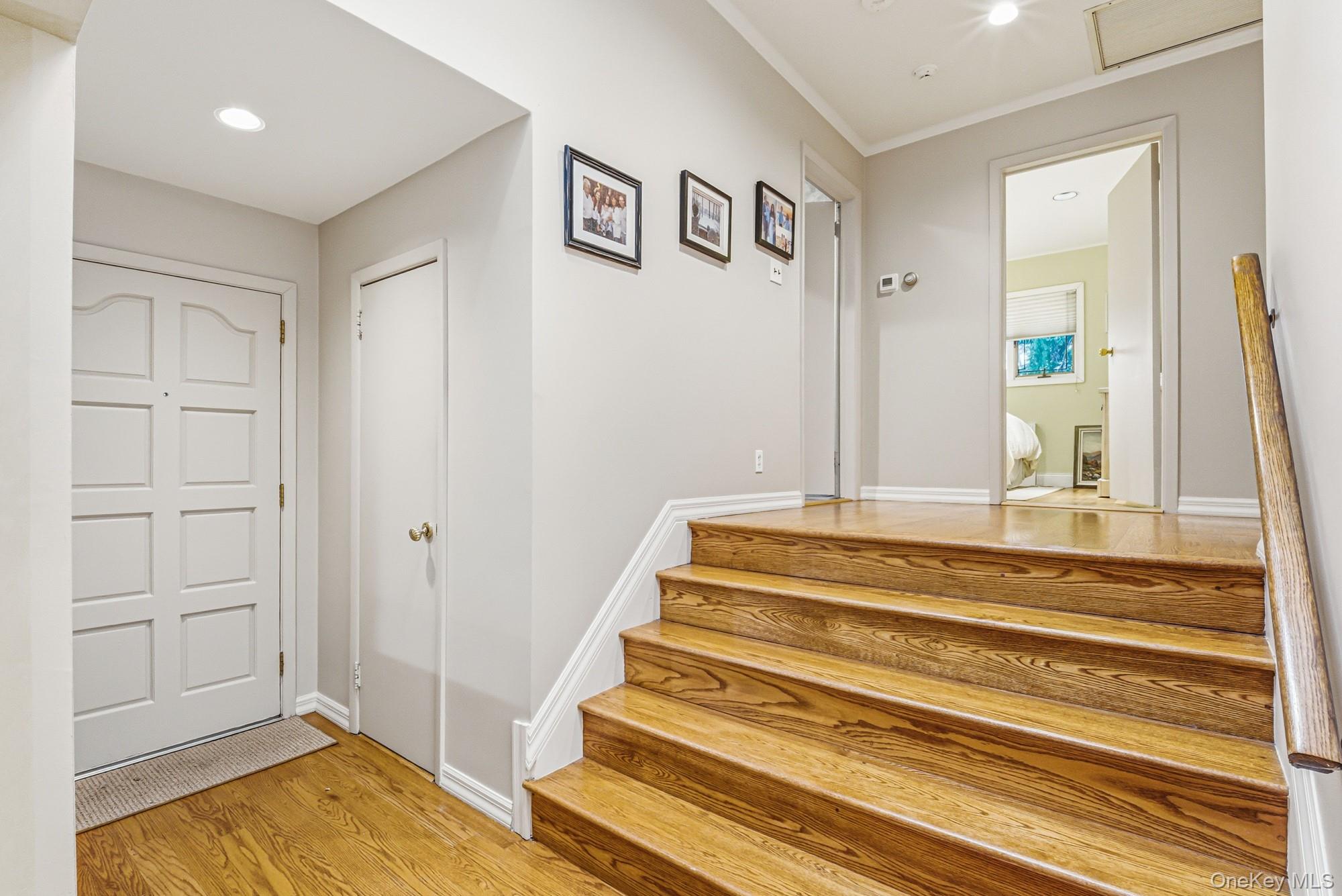 123 Robby Lane, Manhasset Hills, NY 11040